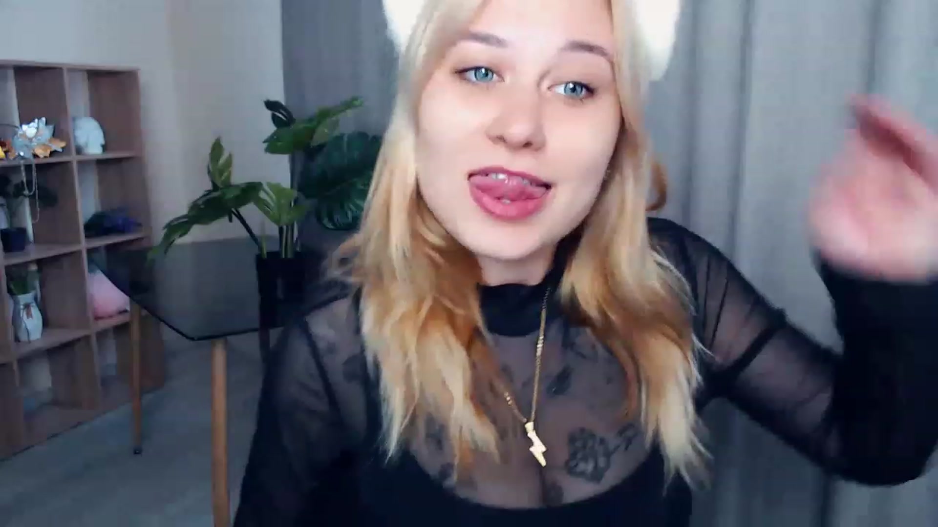Gallery image thumbnail from Kukla_kolduna's myfreecams stream on, 04/15/2023, 14:22 image 8 of 20