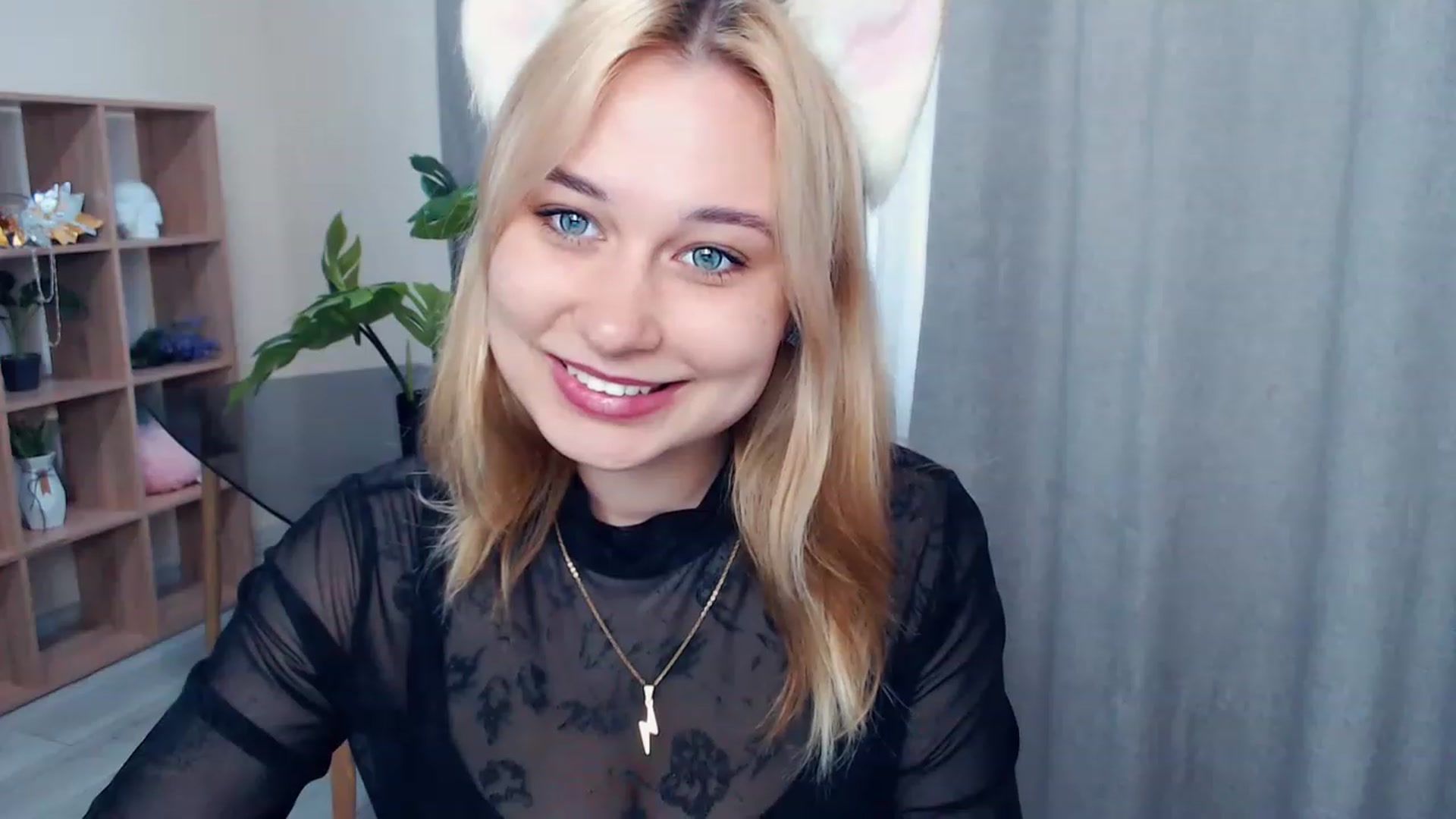 Gallery image thumbnail from Kukla_kolduna's myfreecams stream on, 04/15/2023, 14:22 image 9 of 20