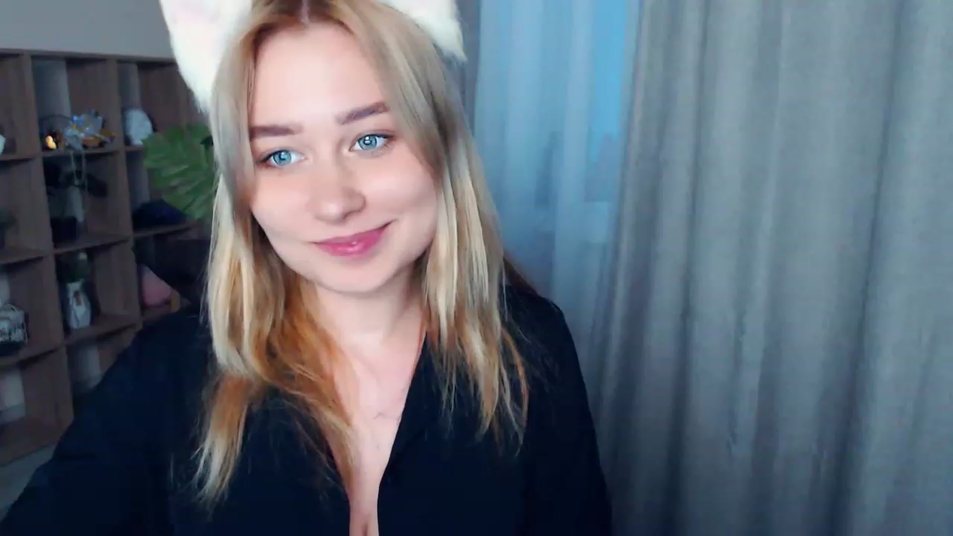 Gallery image thumbnail from Kukla_kolduna's myfreecams stream on, 04/23/2023, 17:25 image 15 of 20