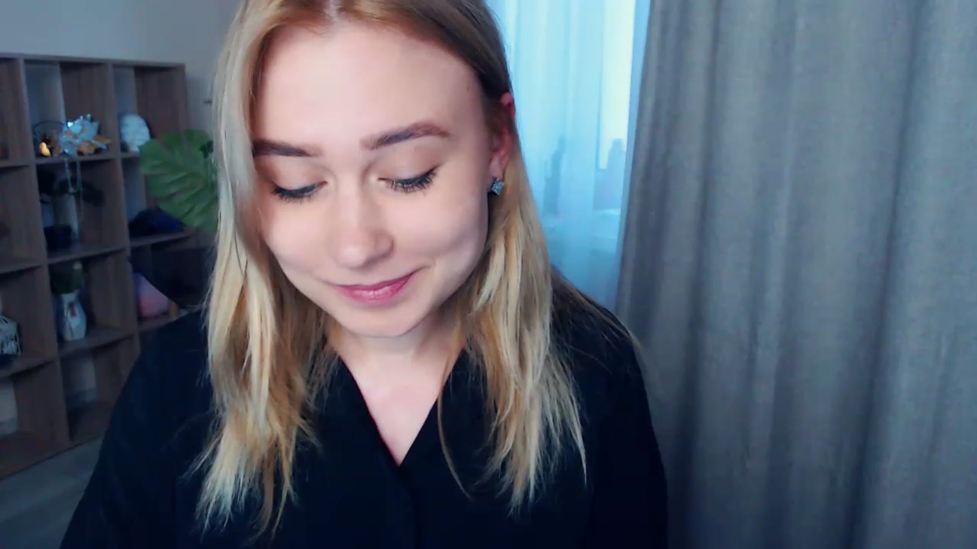Gallery image thumbnail from Kukla_kolduna's myfreecams stream on, 04/23/2023, 17:25 image 4 of 20