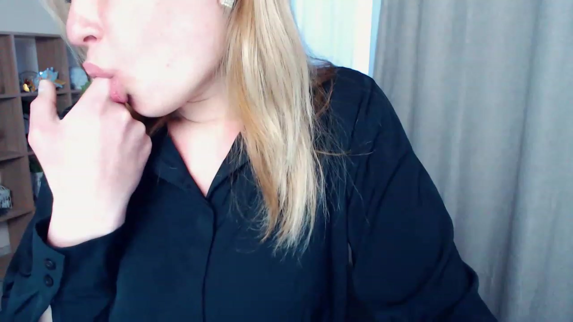 Gallery image thumbnail from Kukla_kolduna's myfreecams stream on, 04/23/2023, 17:25 image 6 of 20