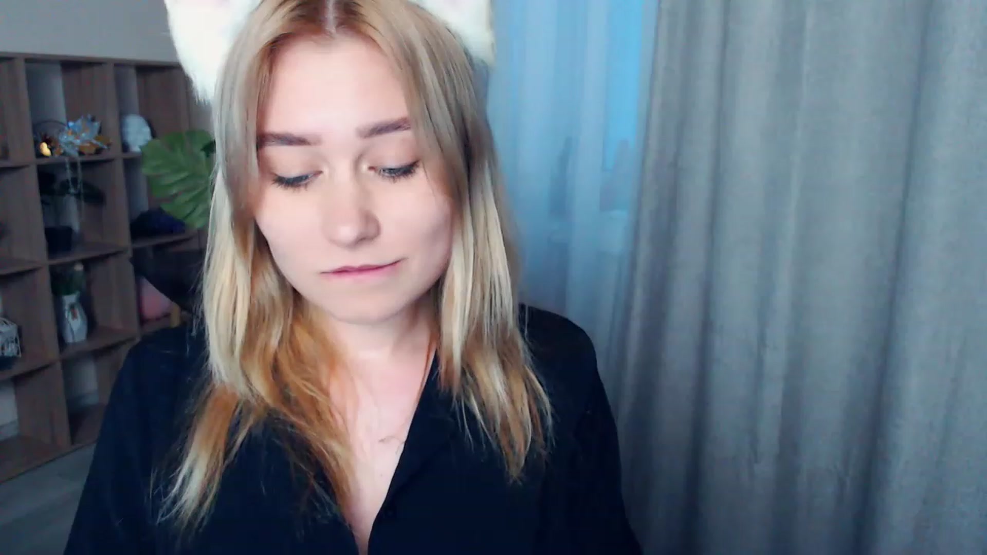 Gallery image thumbnail from Kukla_kolduna's myfreecams stream on, 04/23/2023, 17:25 image 14 of 20
