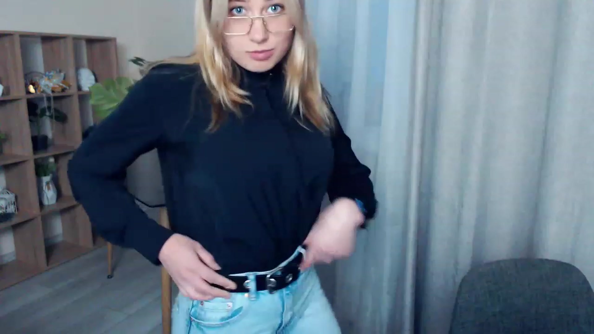 Gallery image thumbnail from Kukla_kolduna's myfreecams stream on, 04/23/2023, 17:25 image 20 of 20
