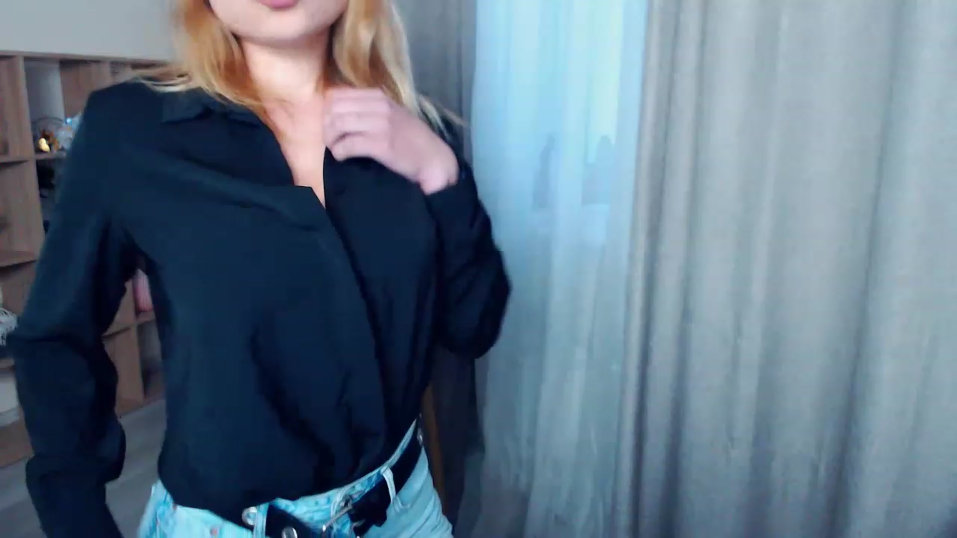 Gallery image thumbnail from Kukla_kolduna's myfreecams stream on, 04/23/2023, 17:25 image 12 of 20