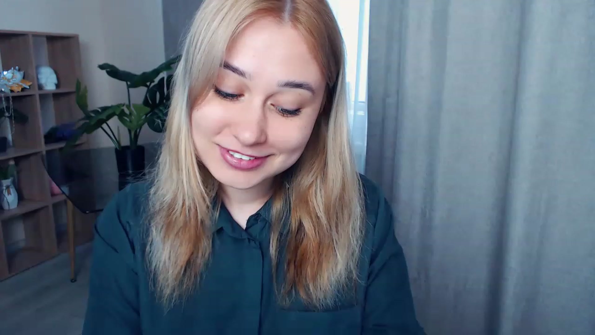 Gallery image thumbnail from Kukla_kolduna's myfreecams stream on, 04/27/2023, 14:31 image 3 of 20