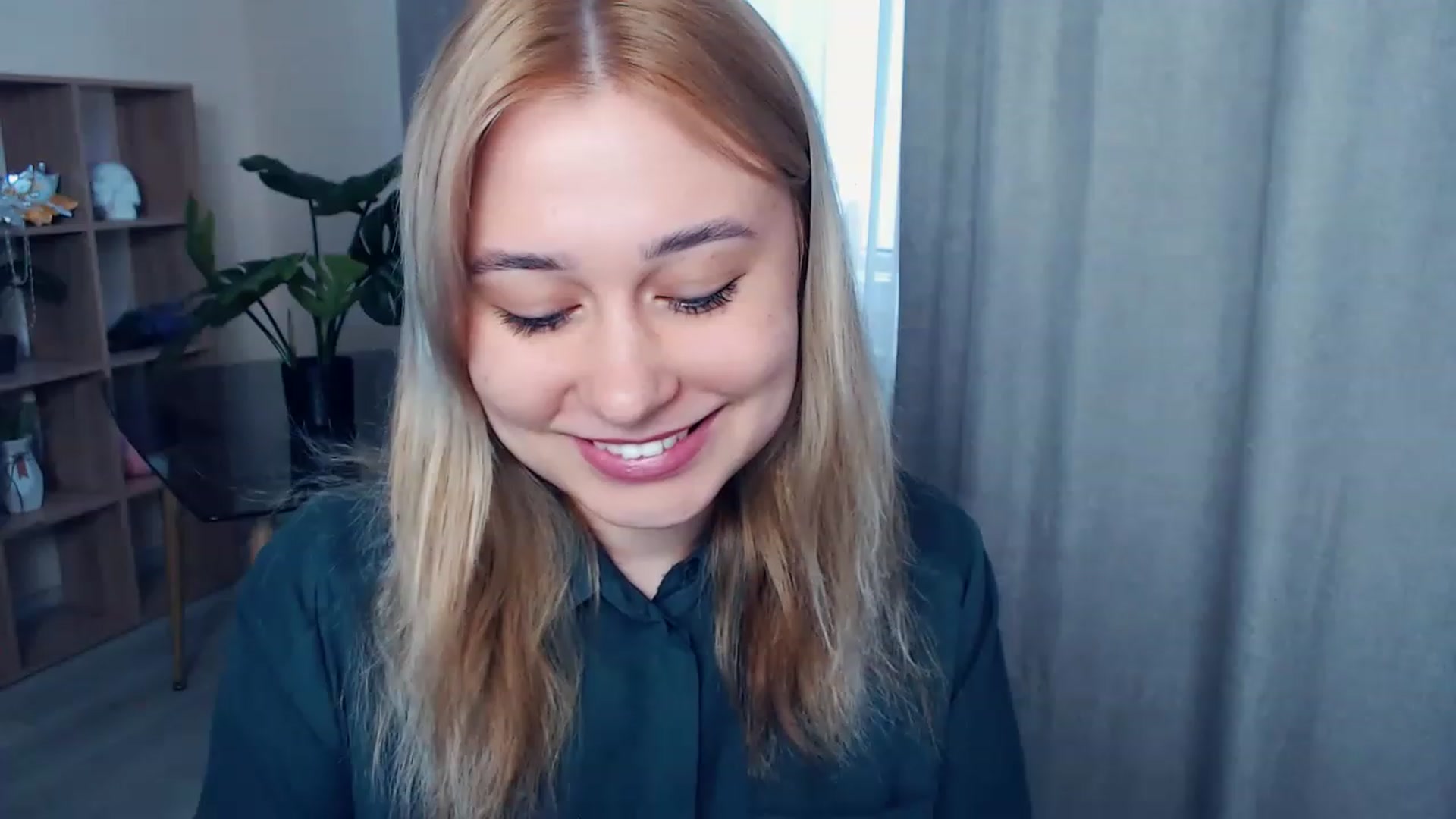 Gallery image thumbnail from Kukla_kolduna's myfreecams stream on, 04/27/2023, 14:31 image 2 of 20