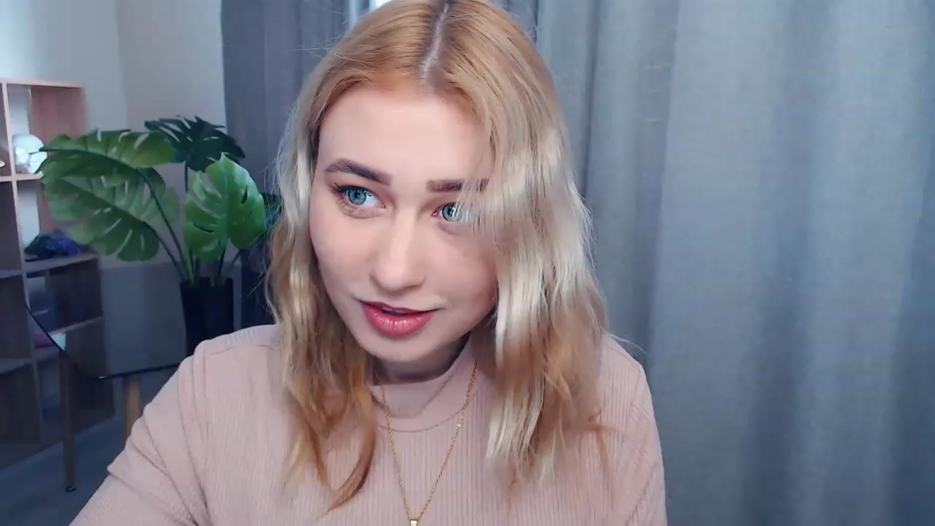 Gallery image thumbnail from Kukla_kolduna's myfreecams stream on, 05/01/2023, 16:00 image 3 of 20