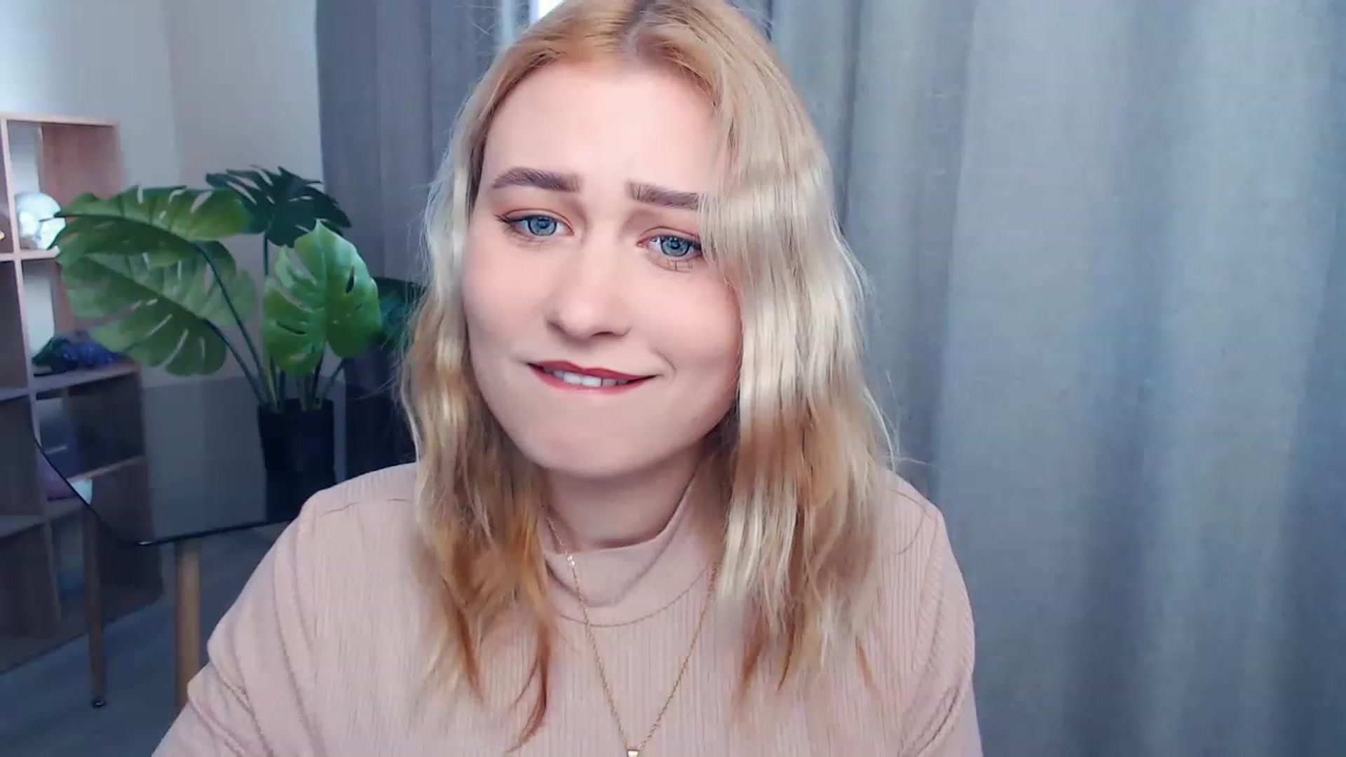 Gallery image thumbnail from Kukla_kolduna's myfreecams stream on, 05/01/2023, 16:00 image 4 of 20