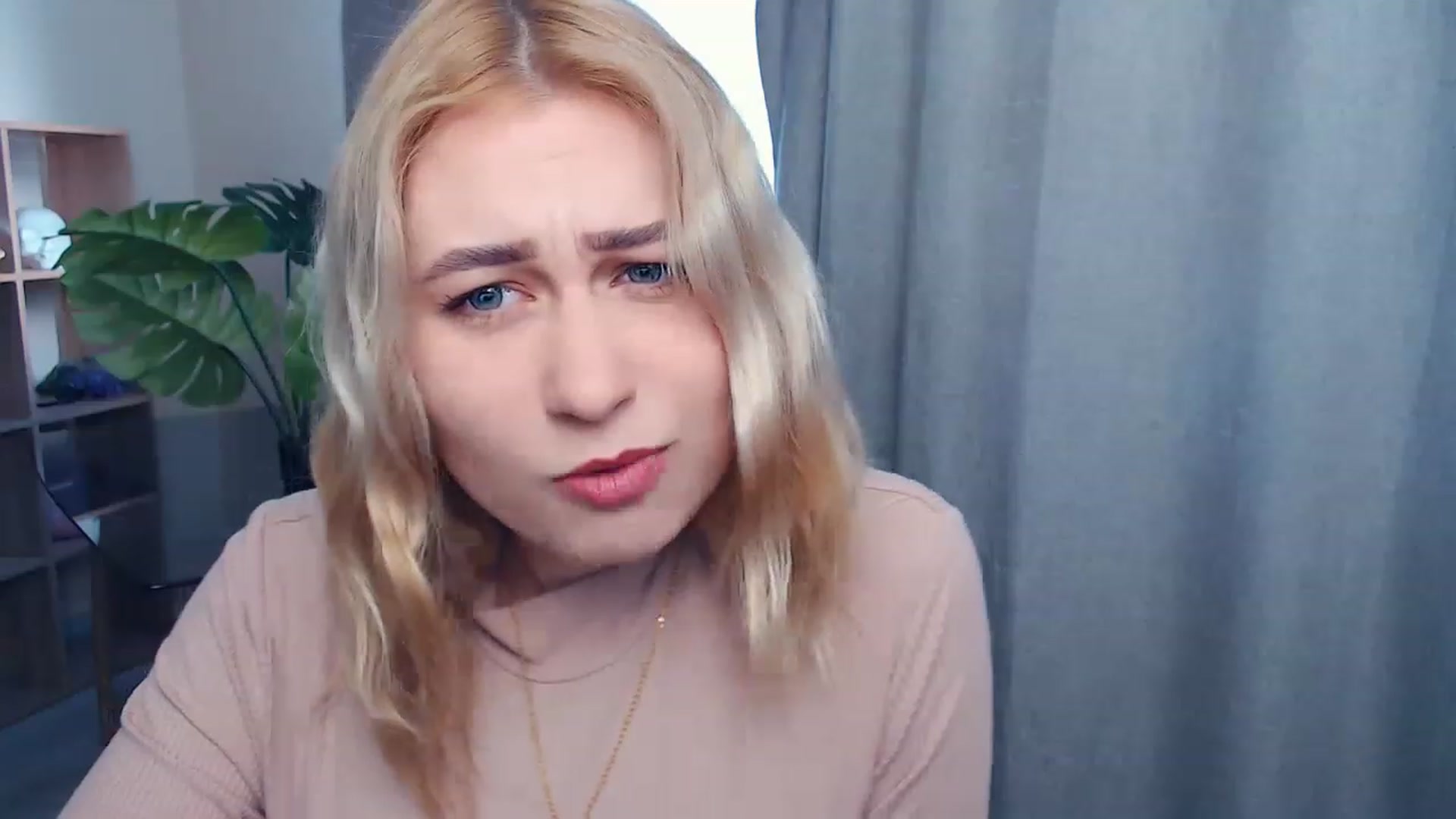 Gallery image thumbnail from Kukla_kolduna's myfreecams stream on, 05/01/2023, 16:00 image 10 of 20
