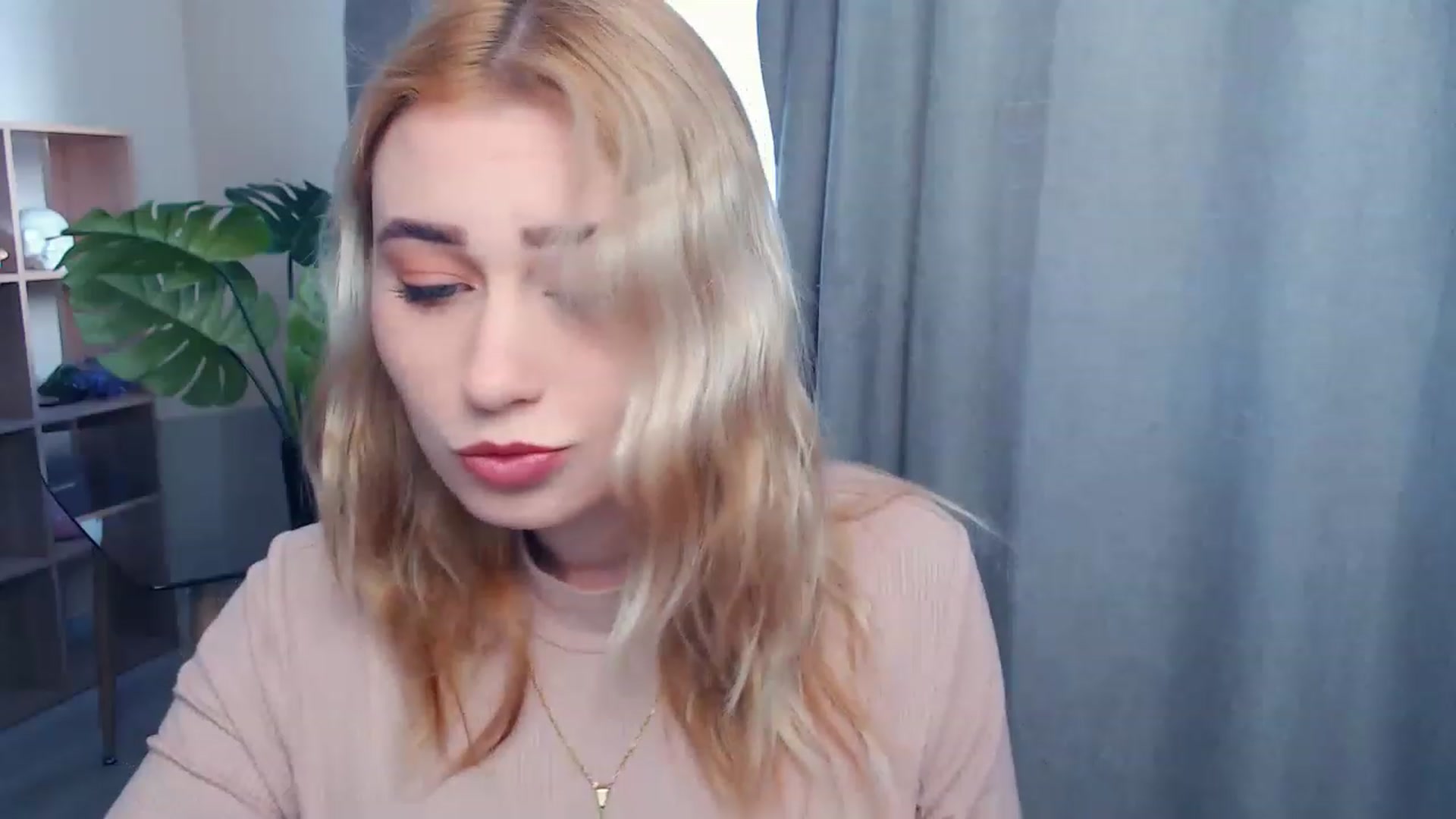 Gallery image thumbnail from Kukla_kolduna's myfreecams stream on, 05/01/2023, 16:00 image 2 of 20