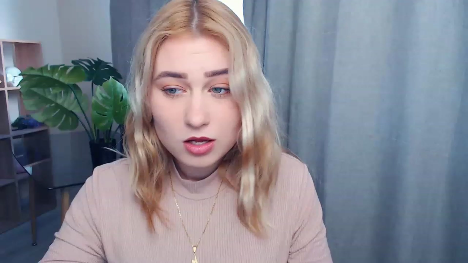 Gallery image thumbnail from Kukla_kolduna's myfreecams stream on, 05/01/2023, 16:00 image 9 of 20