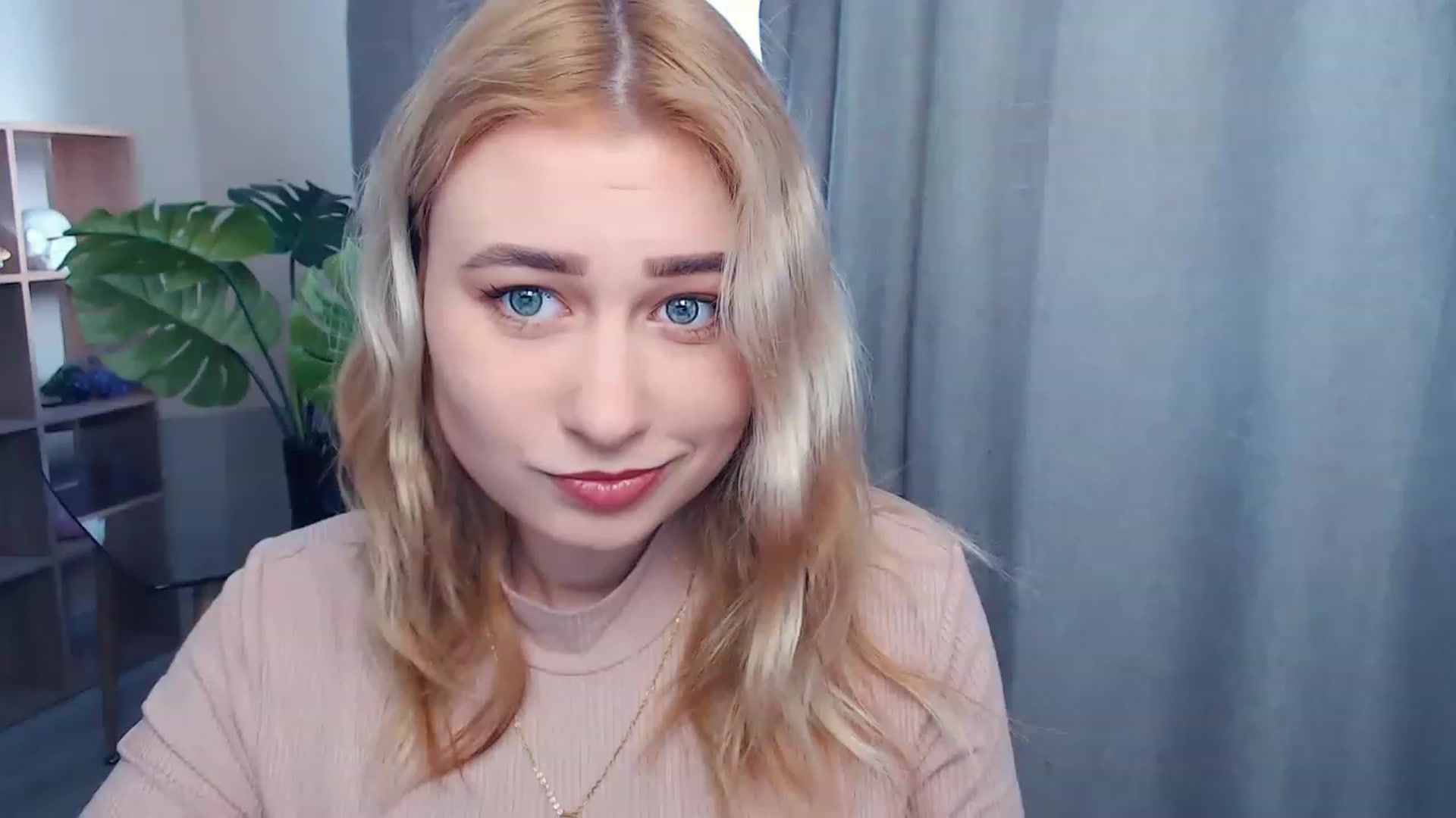 Gallery image thumbnail from Kukla_kolduna's myfreecams stream on, 05/01/2023, 16:00 image 1 of 20