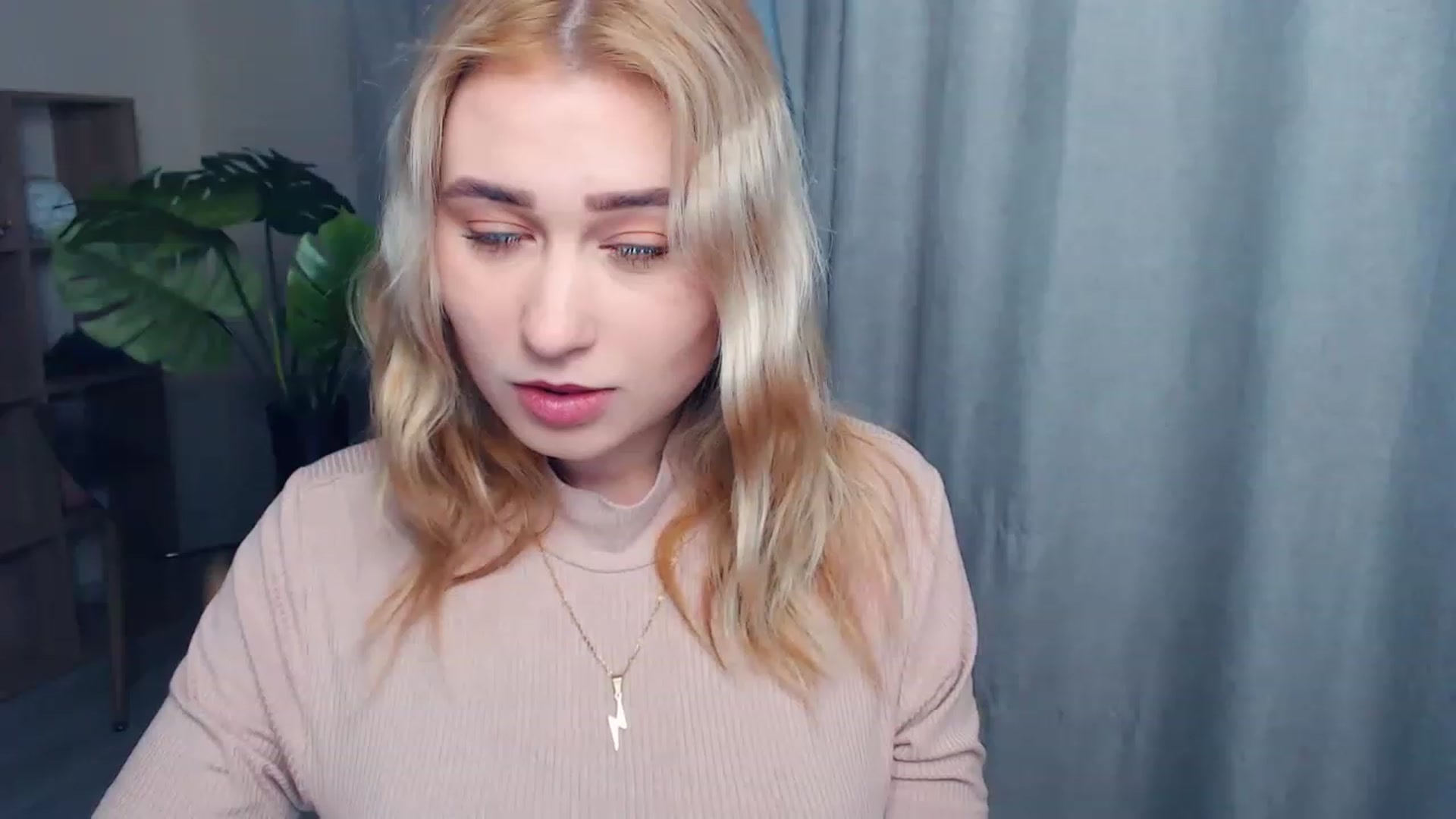 Gallery image thumbnail from Kukla_kolduna's myfreecams stream on, 05/01/2023, 17:42 image 15 of 20