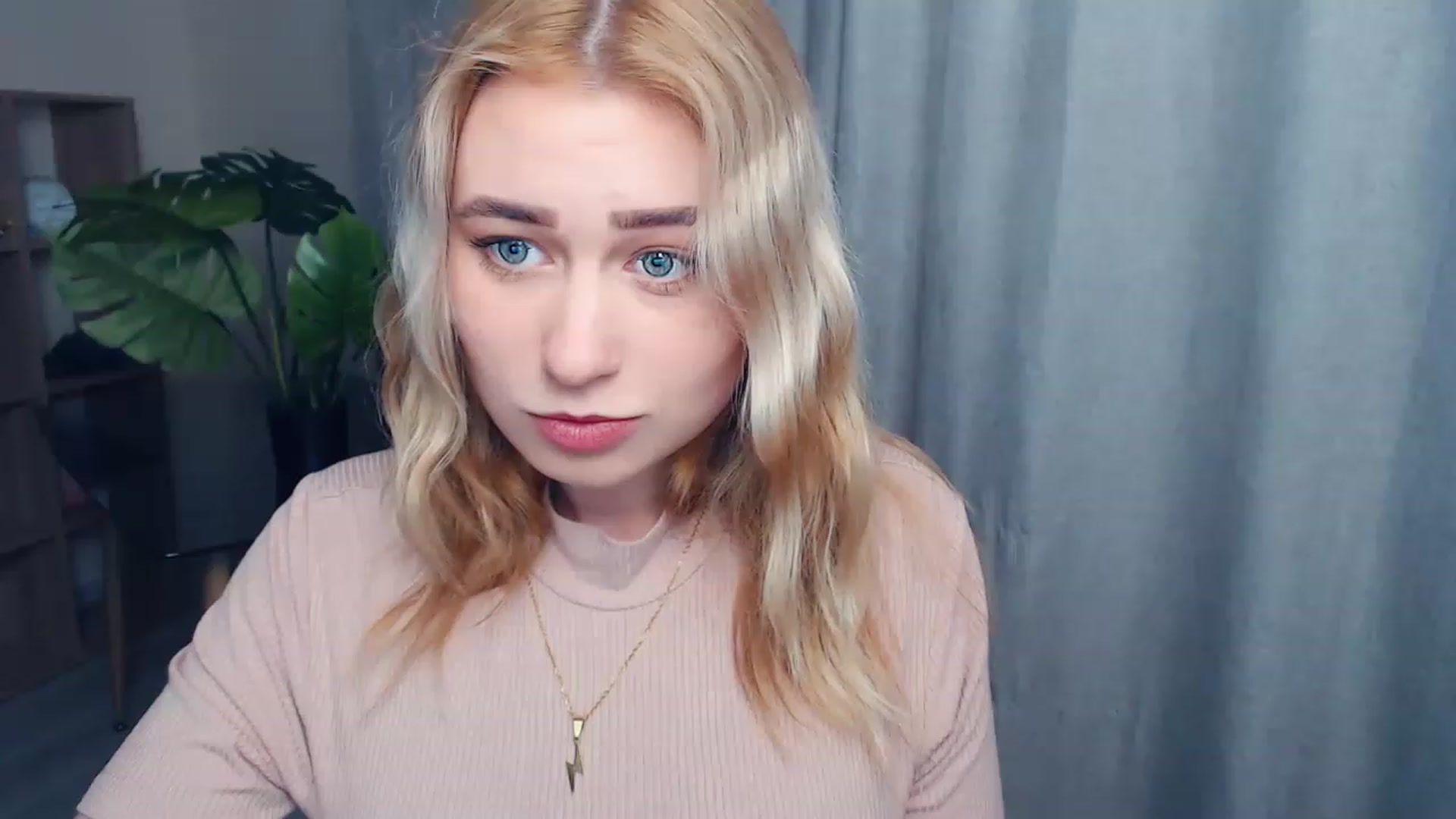 Gallery image thumbnail from Kukla_kolduna's myfreecams stream on, 05/01/2023, 17:42 image 11 of 20