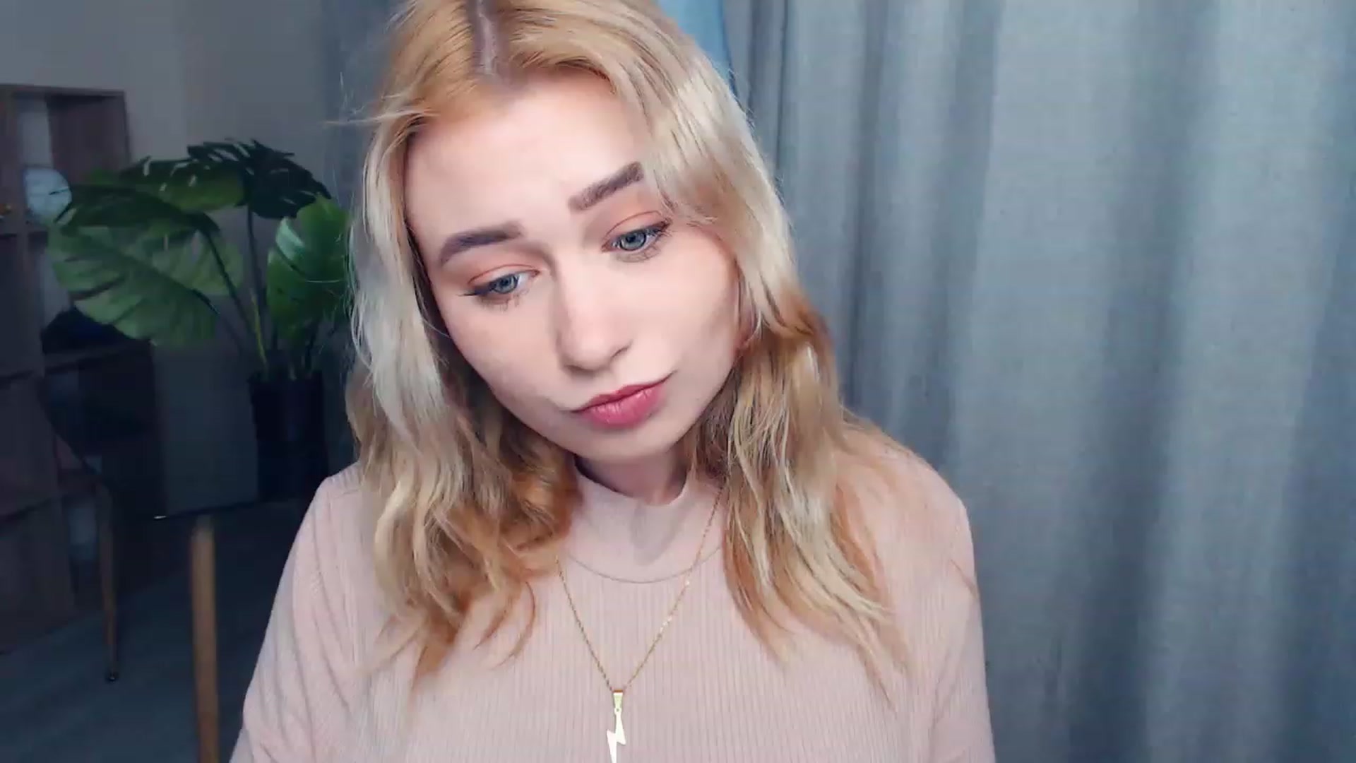 Gallery image thumbnail from Kukla_kolduna's myfreecams stream on, 05/01/2023, 17:42 image 8 of 20