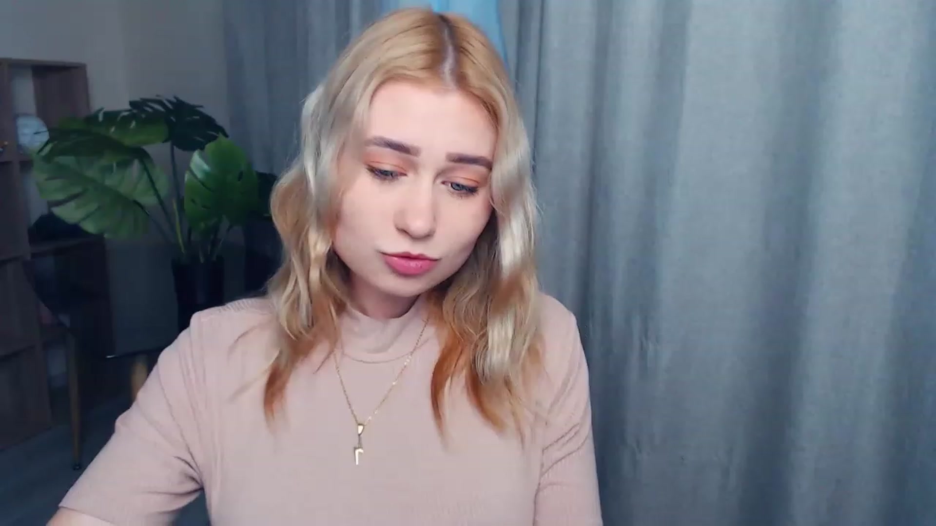 Gallery image thumbnail from Kukla_kolduna's myfreecams stream on, 05/01/2023, 17:42 image 1 of 20