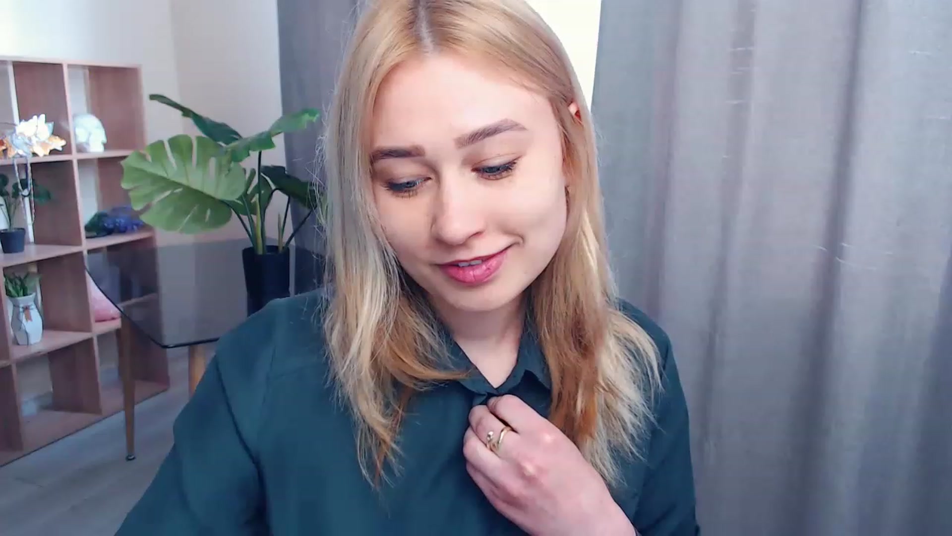Gallery image thumbnail from Kukla_kolduna's myfreecams stream on, 05/04/2023, 12:56 image 4 of 20