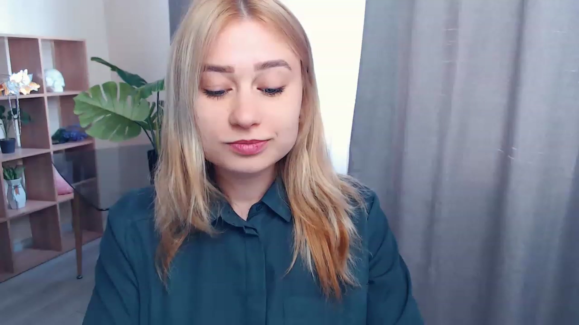 Gallery image thumbnail from Kukla_kolduna's myfreecams stream on, 05/04/2023, 12:56 image 6 of 20