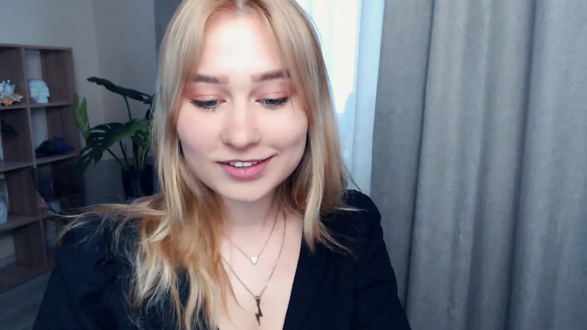 Gallery image thumbnail from Kukla_kolduna's myfreecams stream on, 05/07/2023, 17:32 image 5 of 20