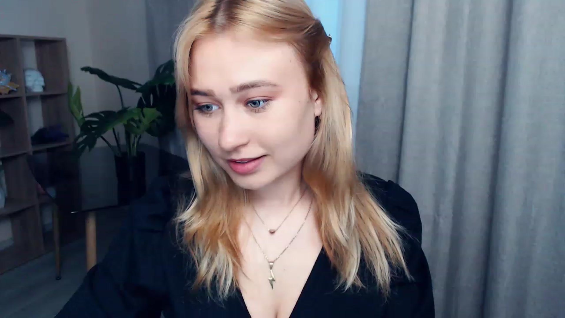 Gallery image thumbnail from Kukla_kolduna's myfreecams stream on, 05/07/2023, 17:32 image 13 of 20