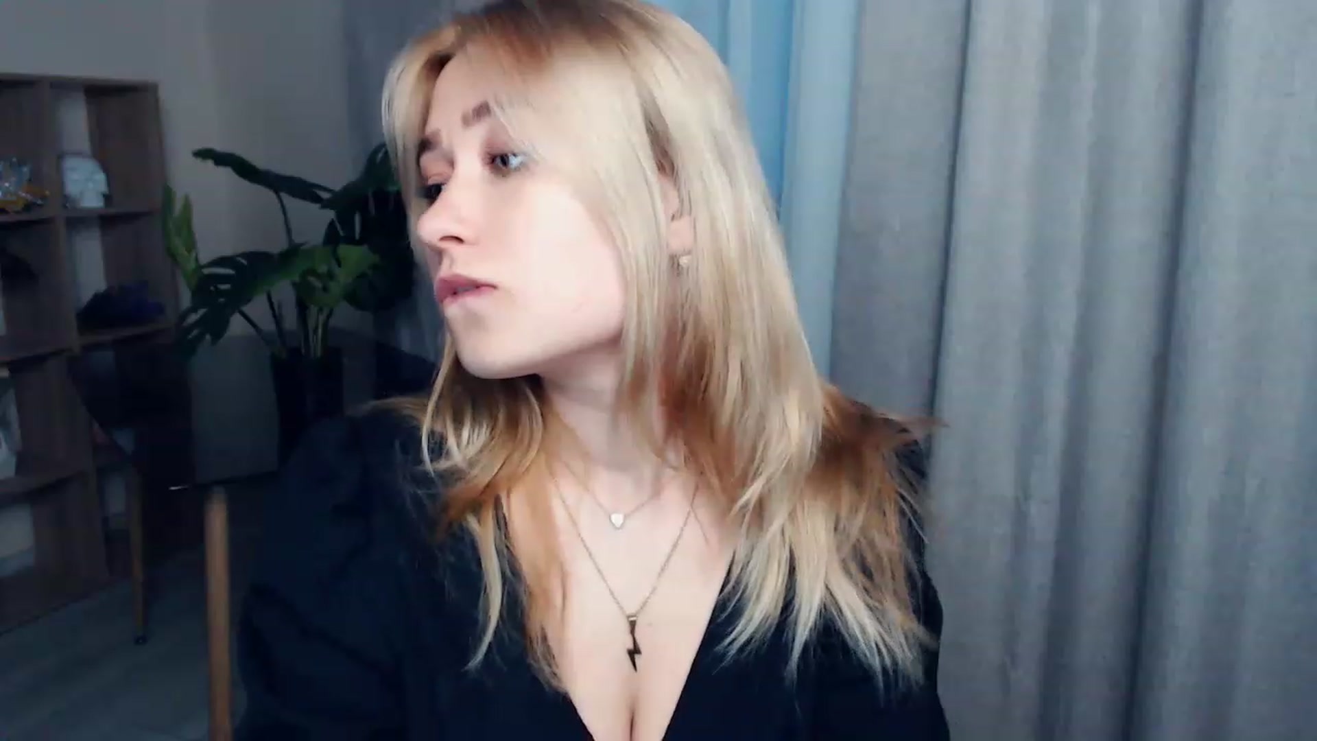 Gallery image thumbnail from Kukla_kolduna's myfreecams stream on, 05/07/2023, 17:32 image 20 of 20