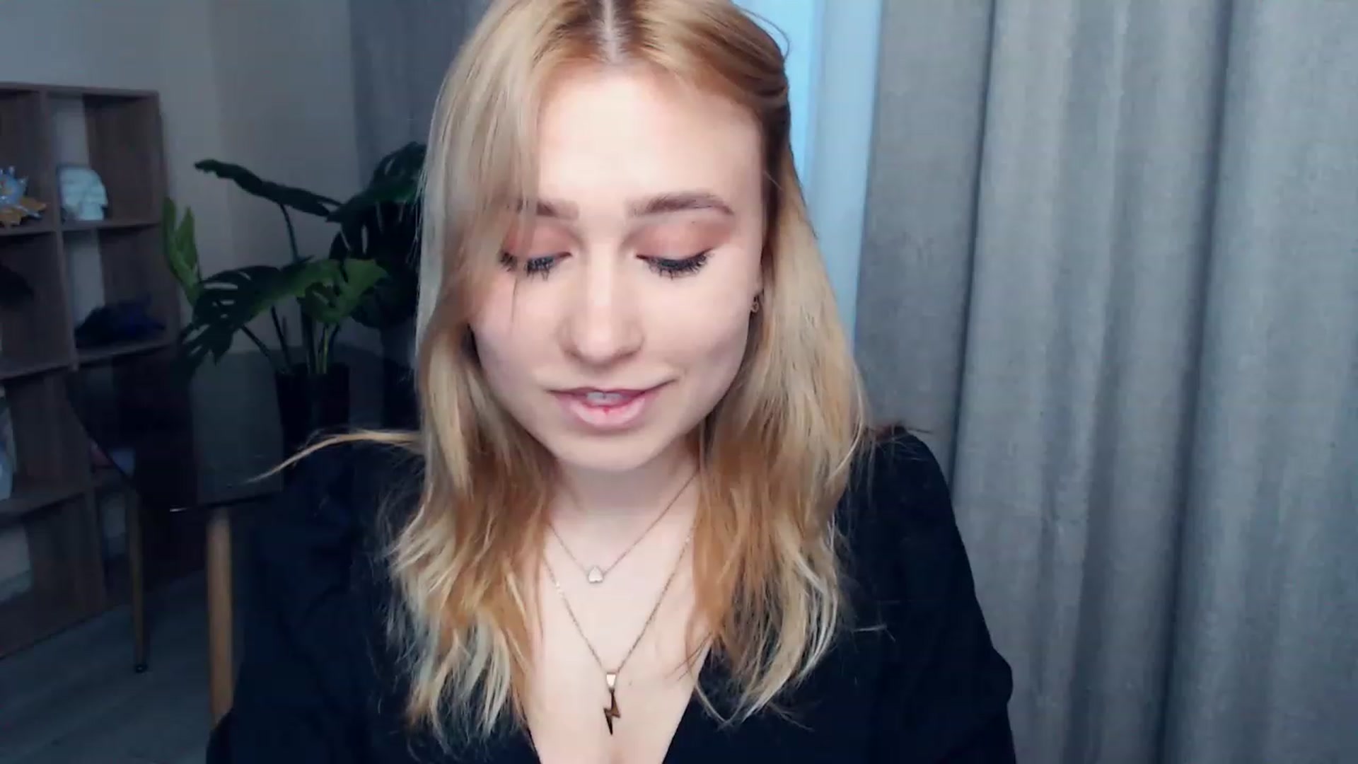 Gallery image thumbnail from Kukla_kolduna's myfreecams stream on, 05/07/2023, 17:32 image 12 of 20