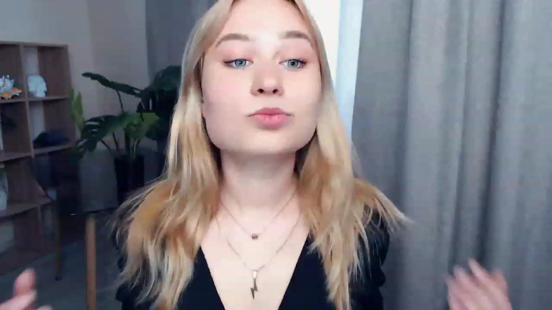 Gallery image thumbnail from Kukla_kolduna's myfreecams stream on, 05/07/2023, 17:32 image 3 of 20
