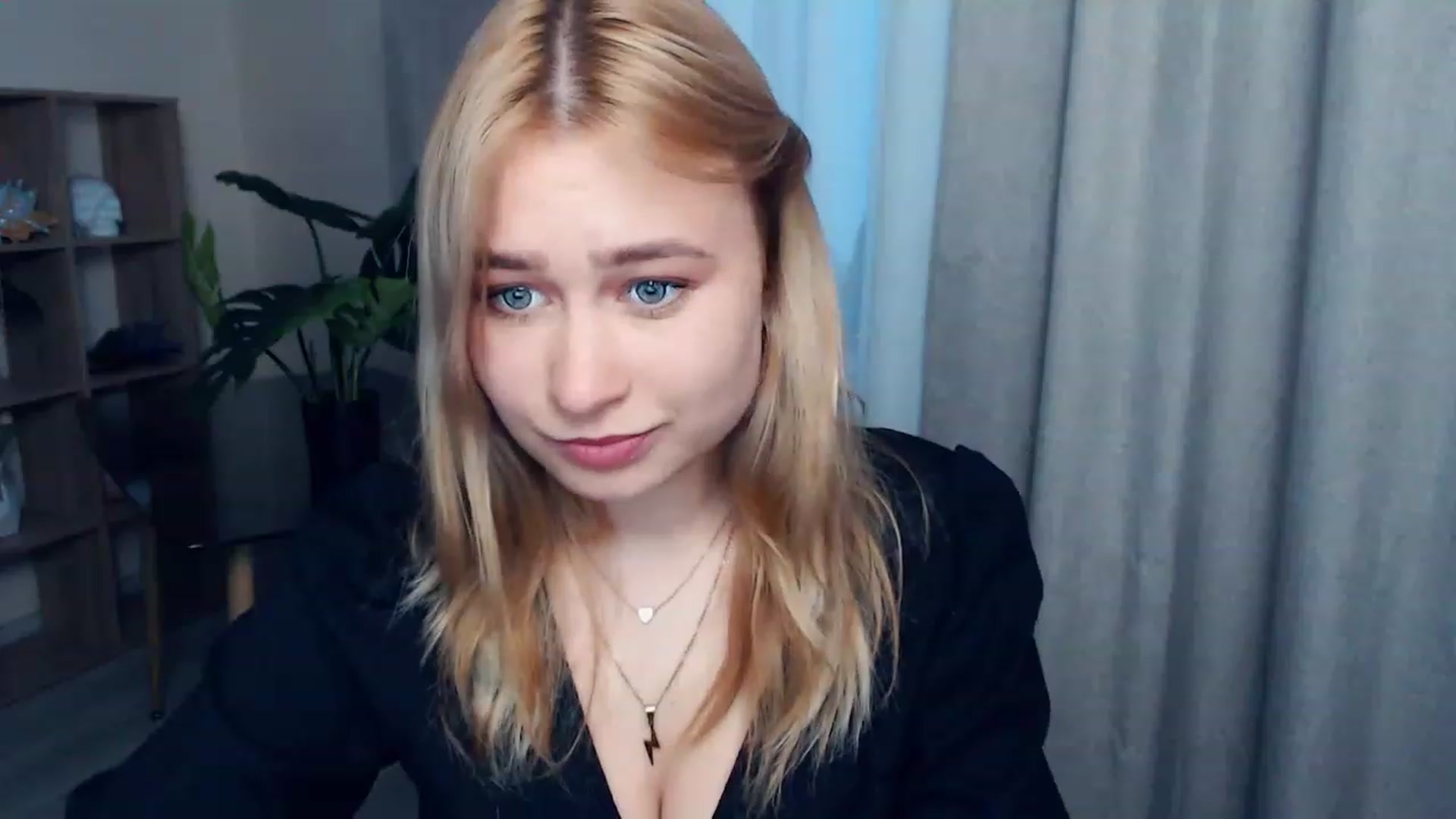 Gallery image thumbnail from Kukla_kolduna's myfreecams stream on, 05/07/2023, 17:32 image 15 of 20