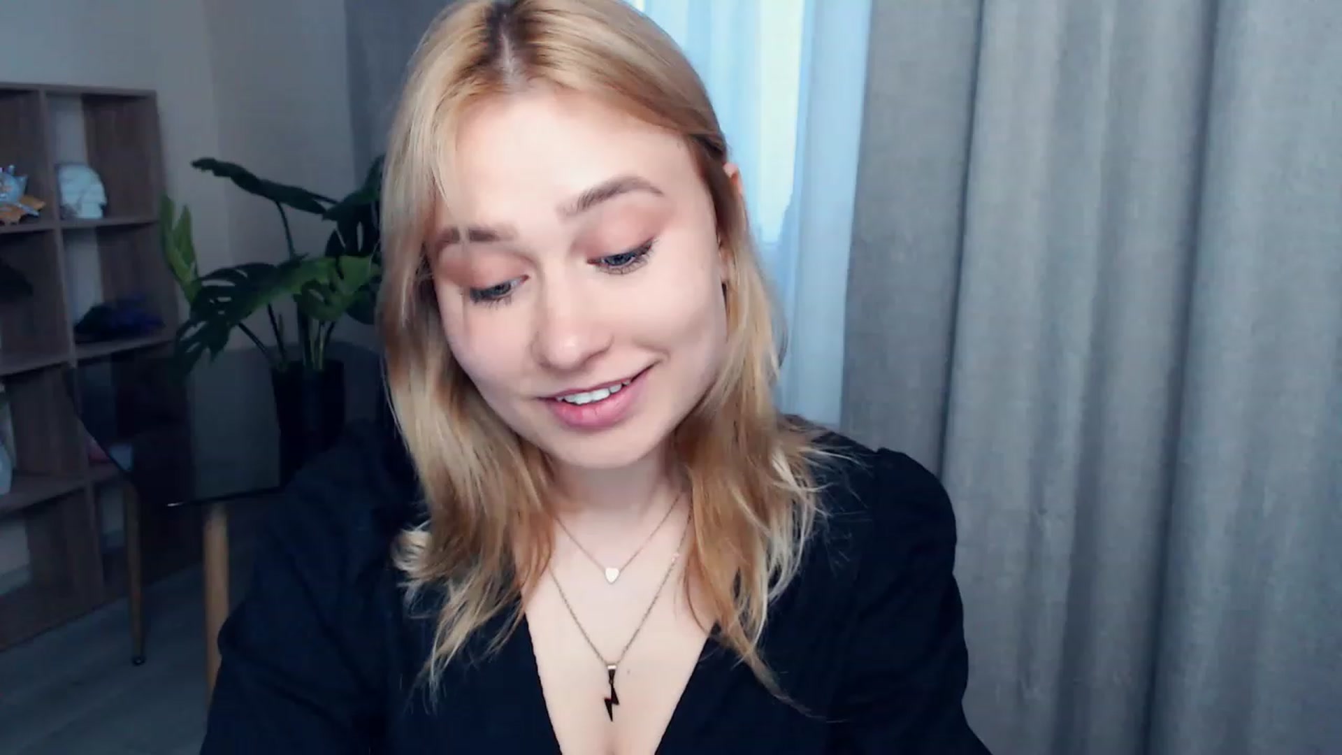 Gallery image thumbnail from Kukla_kolduna's myfreecams stream on, 05/07/2023, 17:32 image 10 of 20