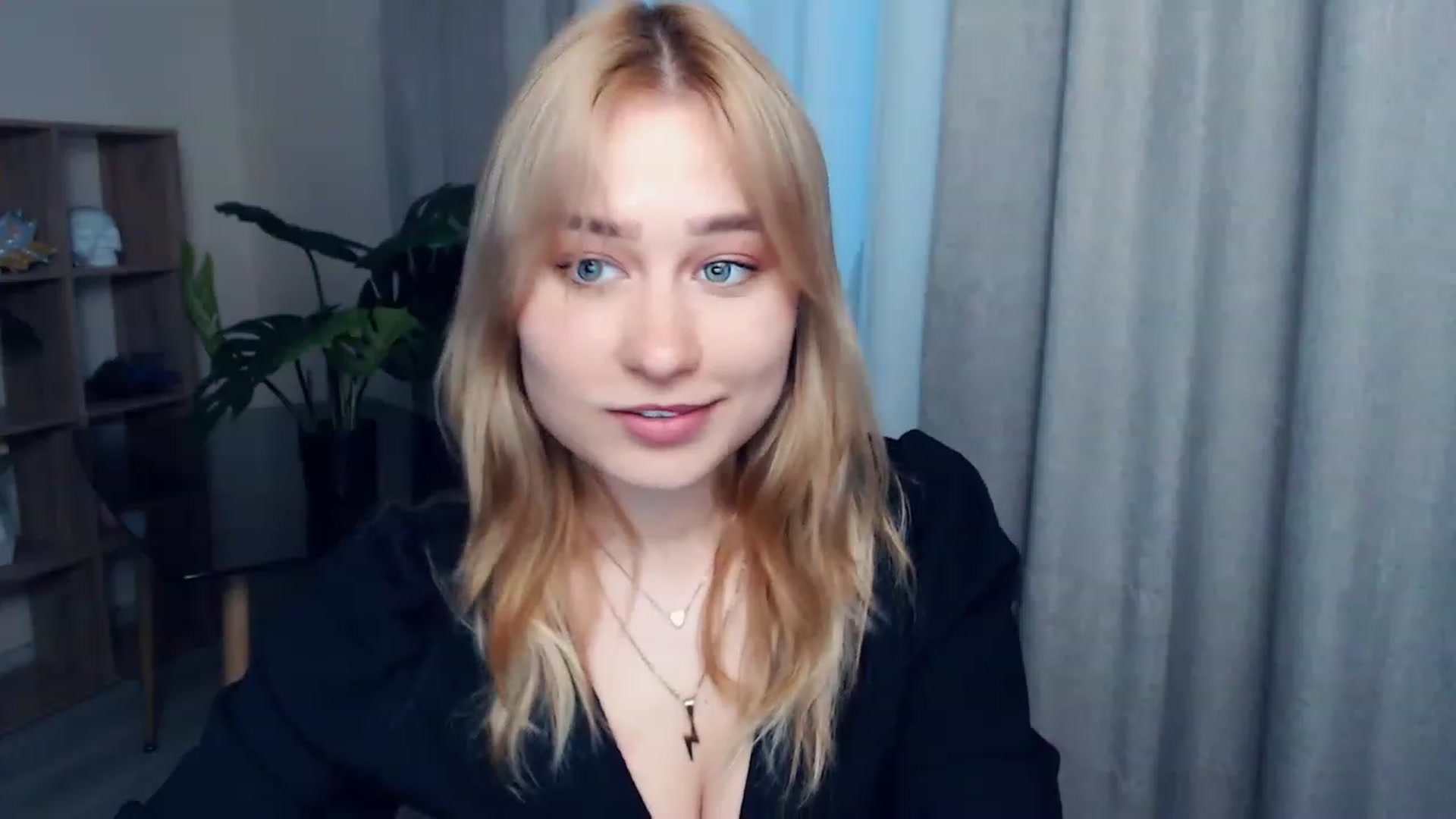 Gallery image thumbnail from Kukla_kolduna's myfreecams stream on, 05/07/2023, 17:32 image 16 of 20