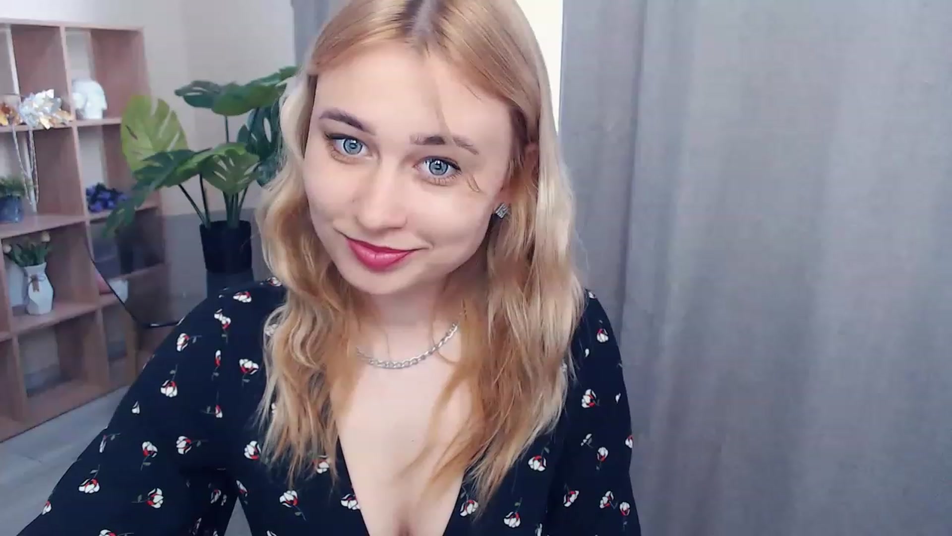 Gallery image thumbnail from Kukla_kolduna's myfreecams stream on, 05/15/2023, 16:05 image 10 of 20