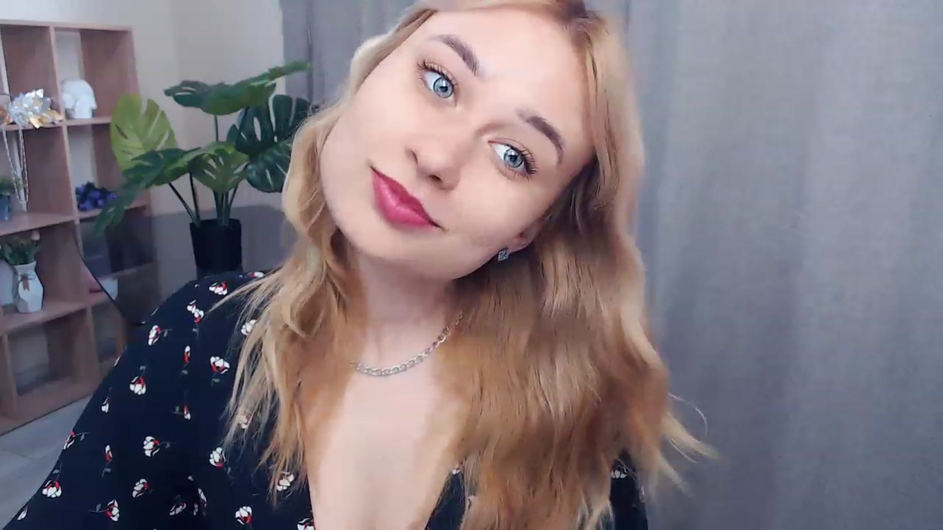 Gallery image thumbnail from Kukla_kolduna's myfreecams stream on, 05/15/2023, 16:05 image 13 of 20