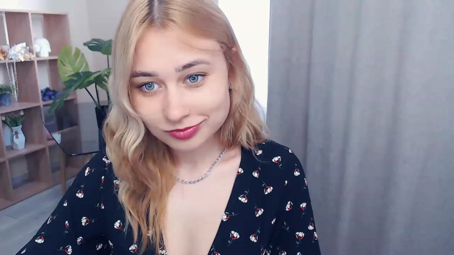 Gallery image thumbnail from Kukla_kolduna's myfreecams stream on, 05/15/2023, 16:05 image 4 of 20