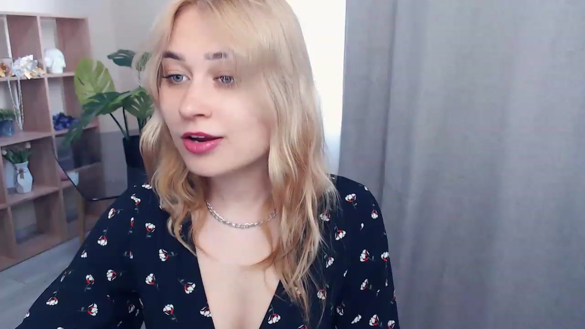 Gallery image thumbnail from Kukla_kolduna's myfreecams stream on, 05/15/2023, 16:05 image 7 of 20