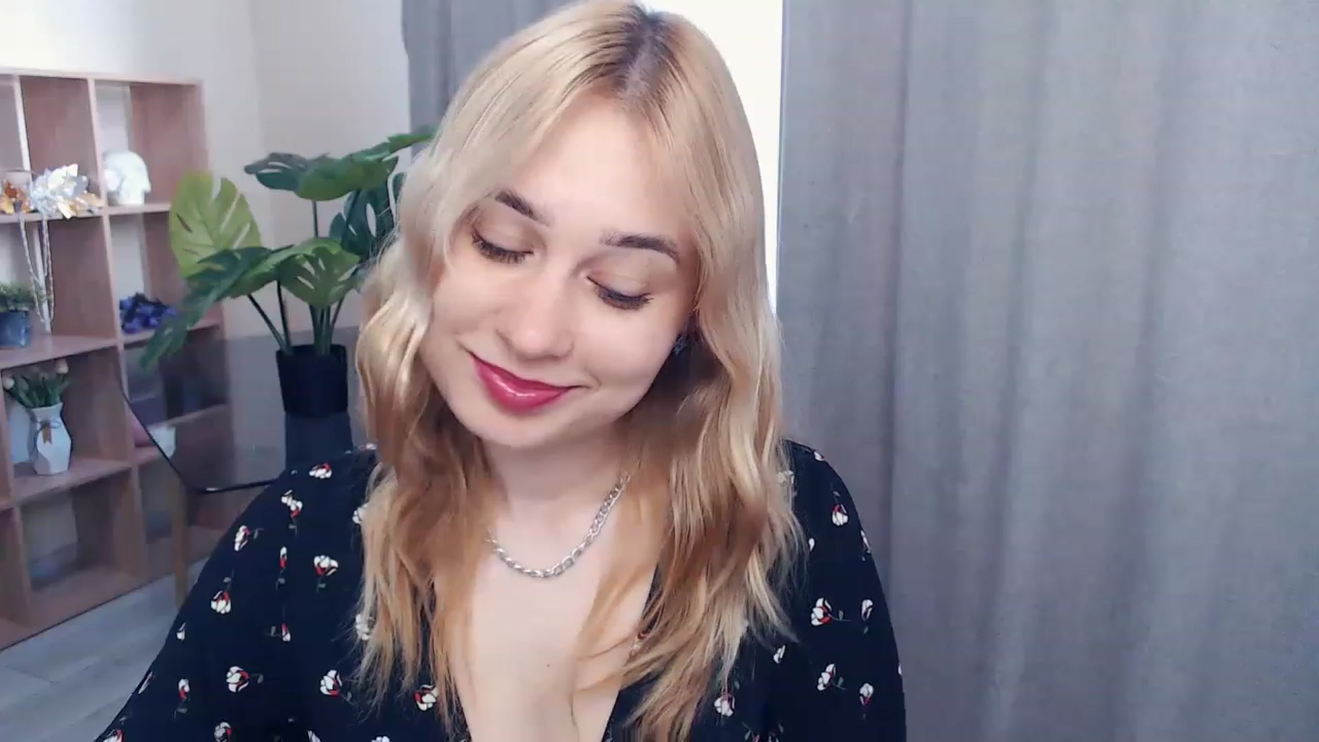 Gallery image thumbnail from Kukla_kolduna's myfreecams stream on, 05/15/2023, 16:05 image 2 of 20