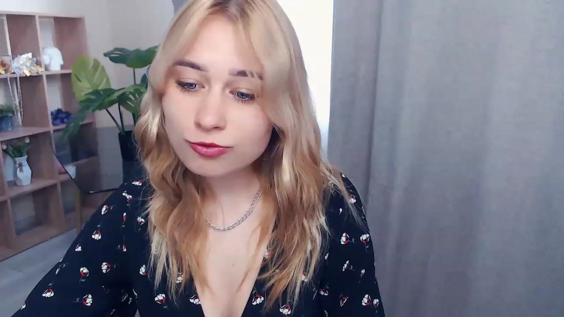 Gallery image thumbnail from Kukla_kolduna's myfreecams stream on, 05/15/2023, 16:05 image 8 of 20