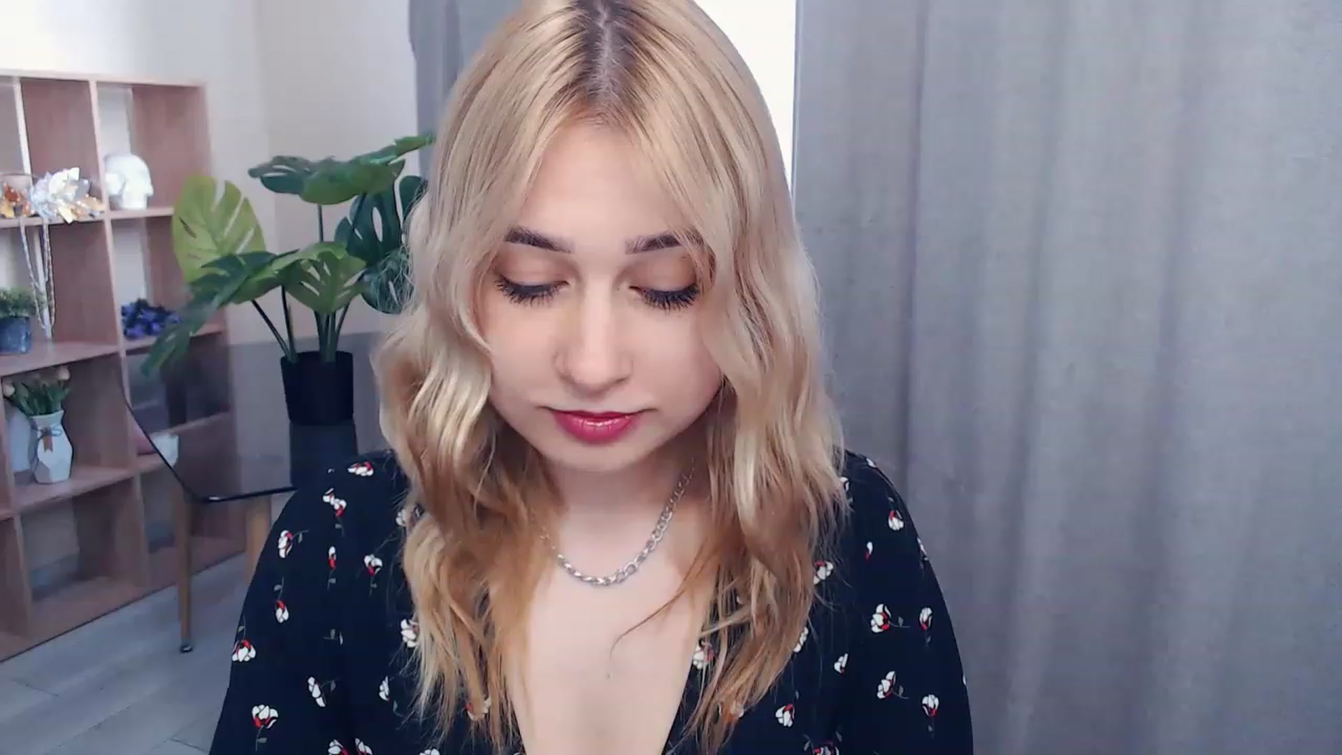 Gallery image thumbnail from Kukla_kolduna's myfreecams stream on, 05/15/2023, 16:05 image 1 of 20