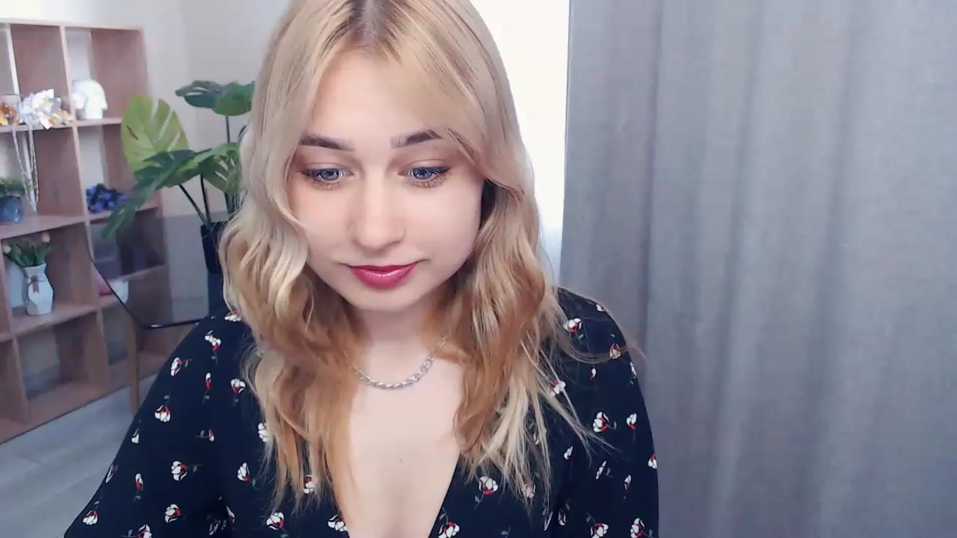 Gallery image thumbnail from Kukla_kolduna's myfreecams stream on, 05/15/2023, 16:05 image 3 of 20