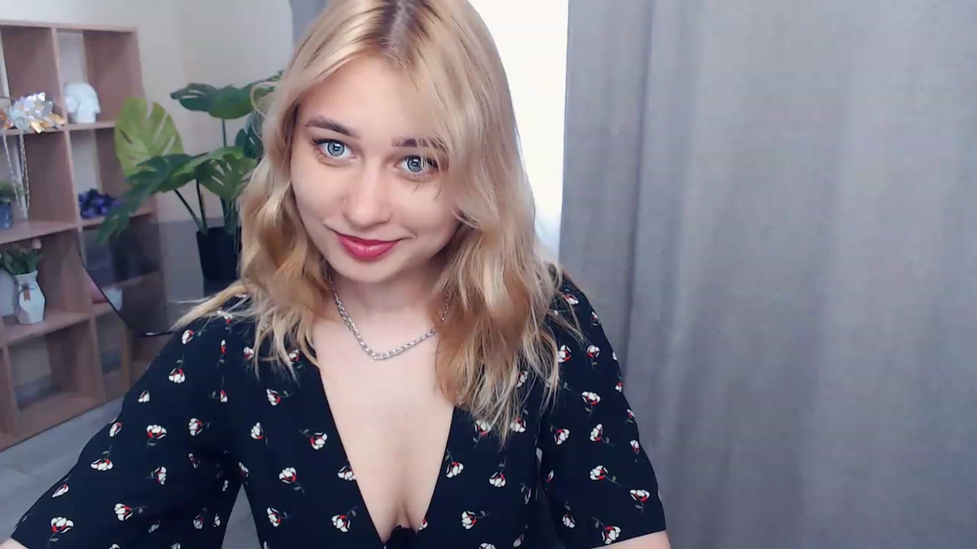 Gallery image thumbnail from Kukla_kolduna's myfreecams stream on, 05/15/2023, 16:05 image 17 of 20