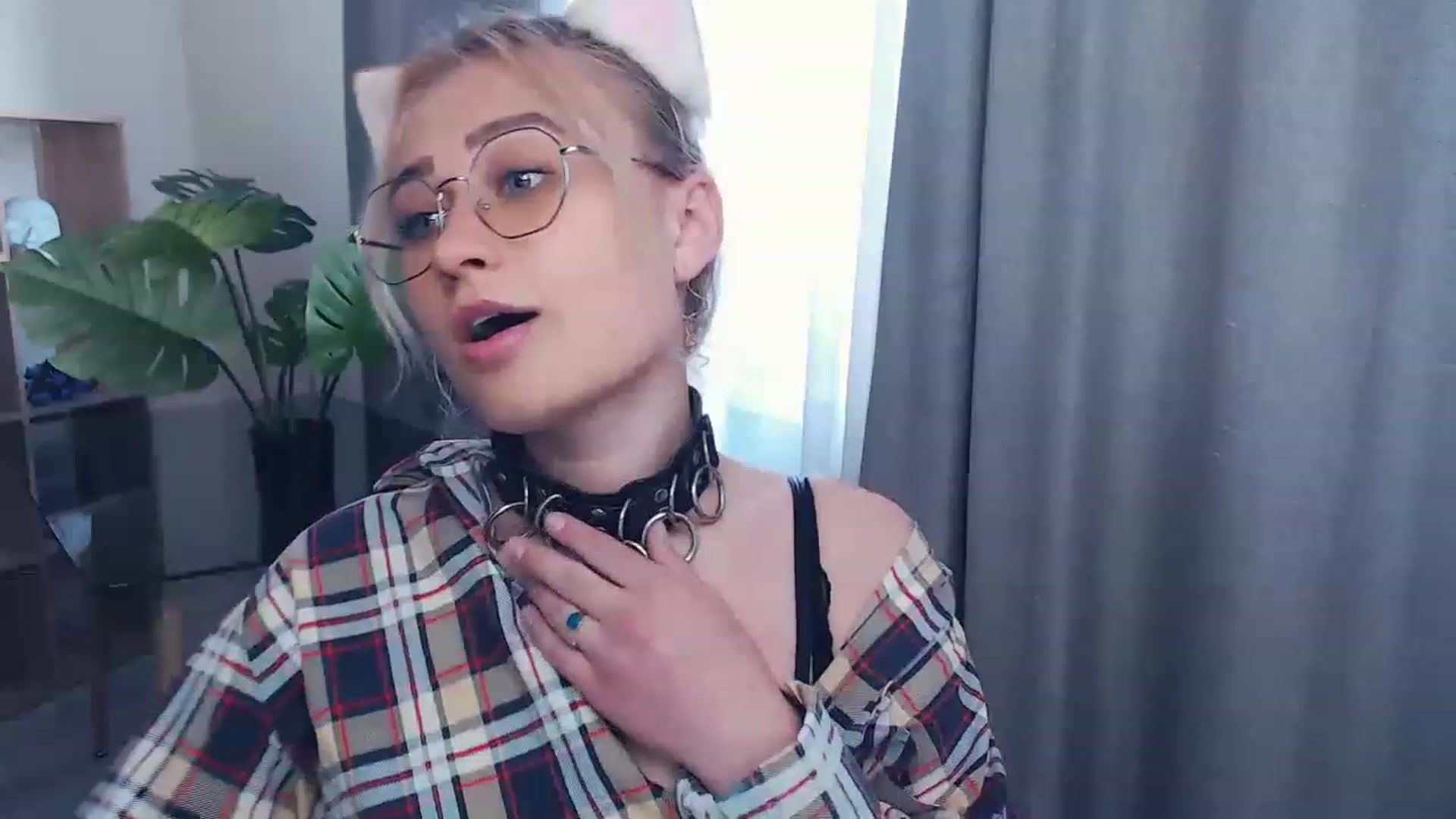 Gallery image thumbnail from Kukla_kolduna's myfreecams stream on, 05/19/2023, 14:13 image 4 of 20