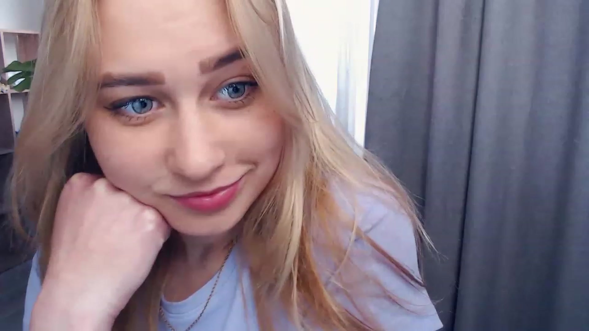 Gallery image thumbnail from Kukla_kolduna's myfreecams stream on, 05/20/2023, 15:00 image 16 of 20
