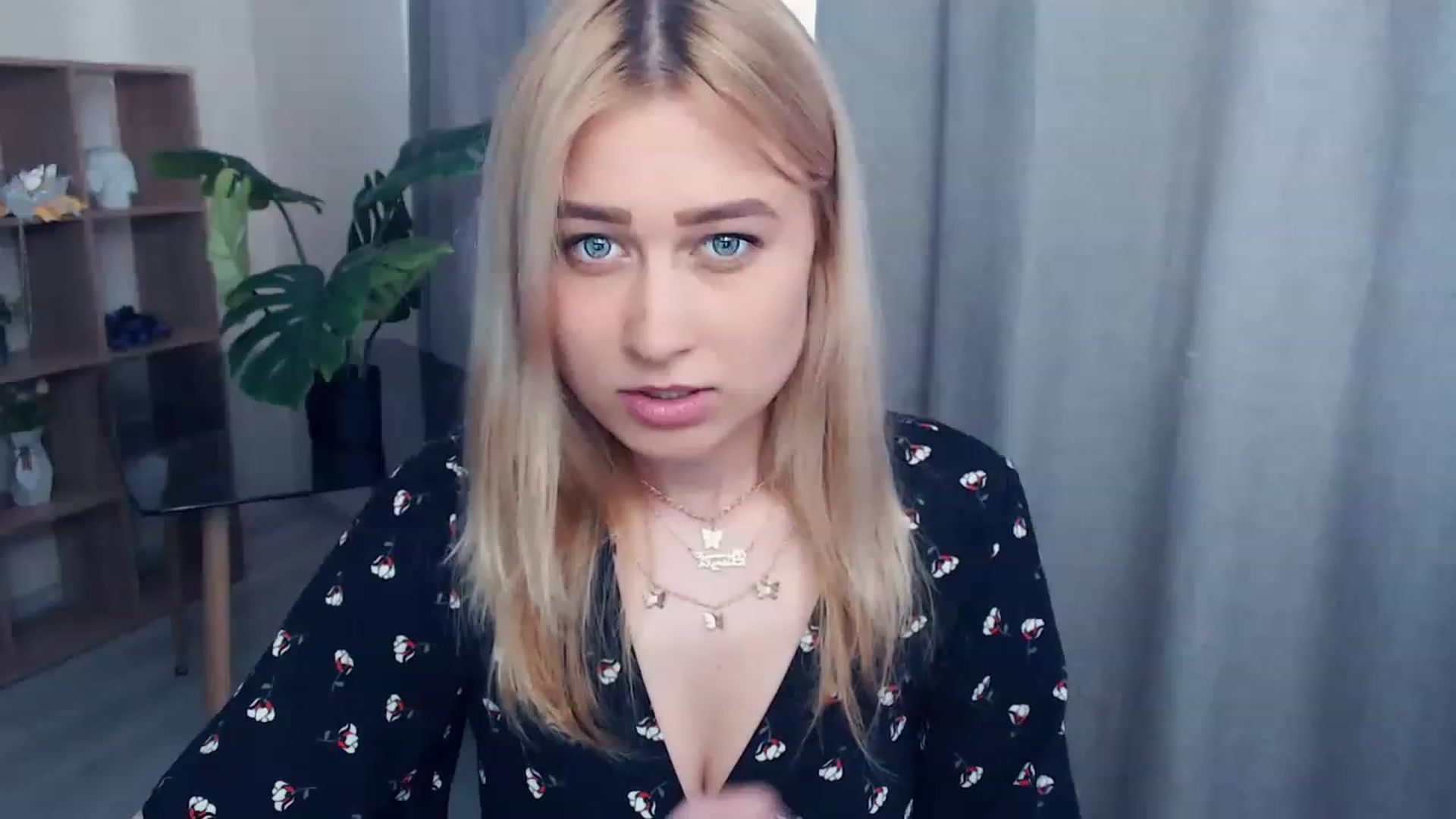 Gallery image thumbnail from Kukla_kolduna's myfreecams stream on, 05/27/2023, 15:07 image 18 of 20