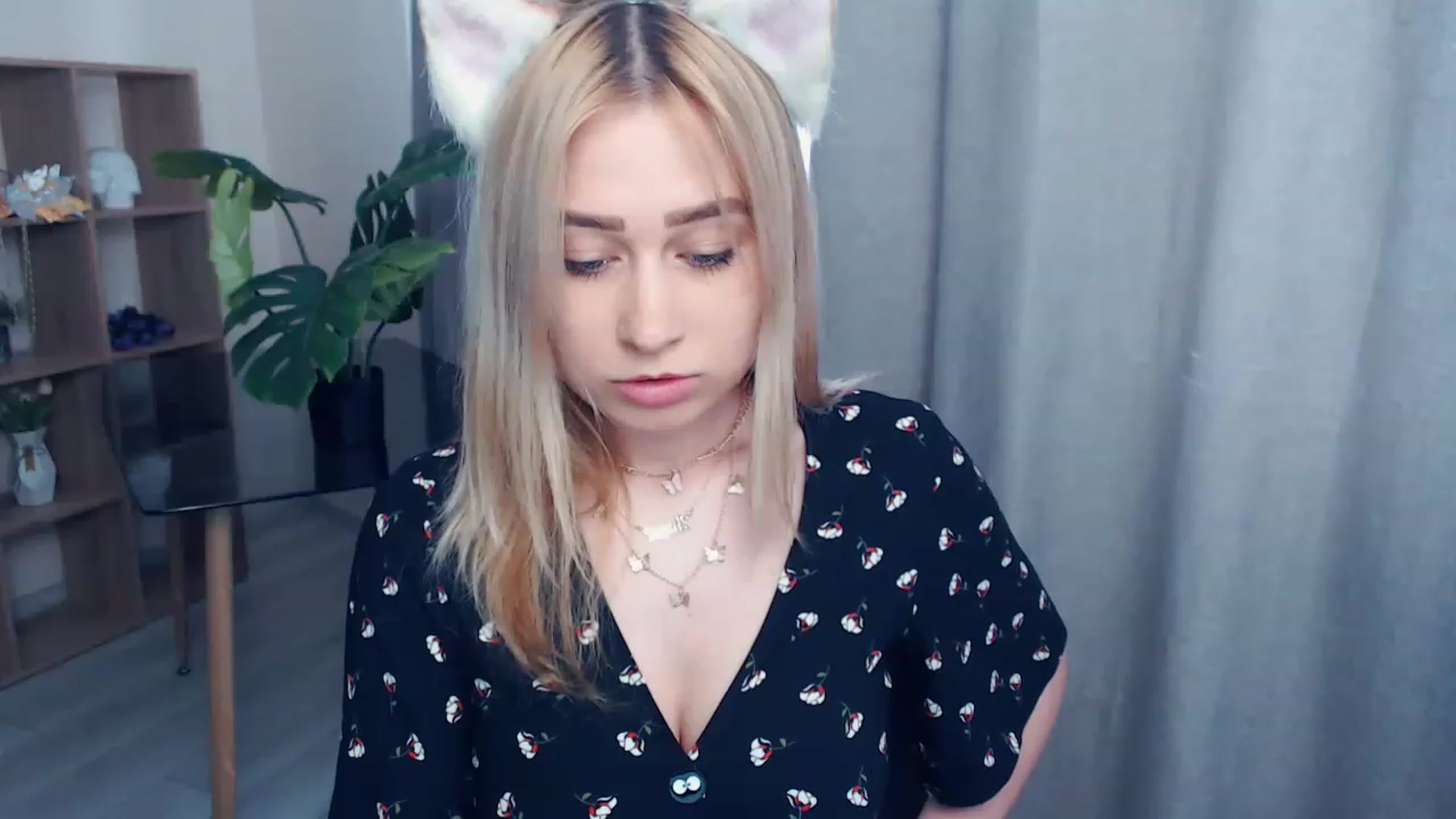 Gallery image thumbnail from Kukla_kolduna's myfreecams stream on, 05/27/2023, 15:07 image 13 of 20