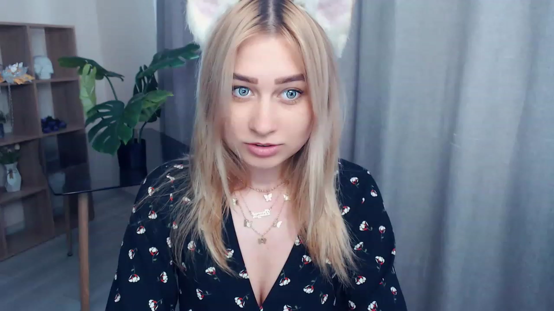 Gallery image thumbnail from Kukla_kolduna's myfreecams stream on, 05/27/2023, 15:07 image 12 of 20