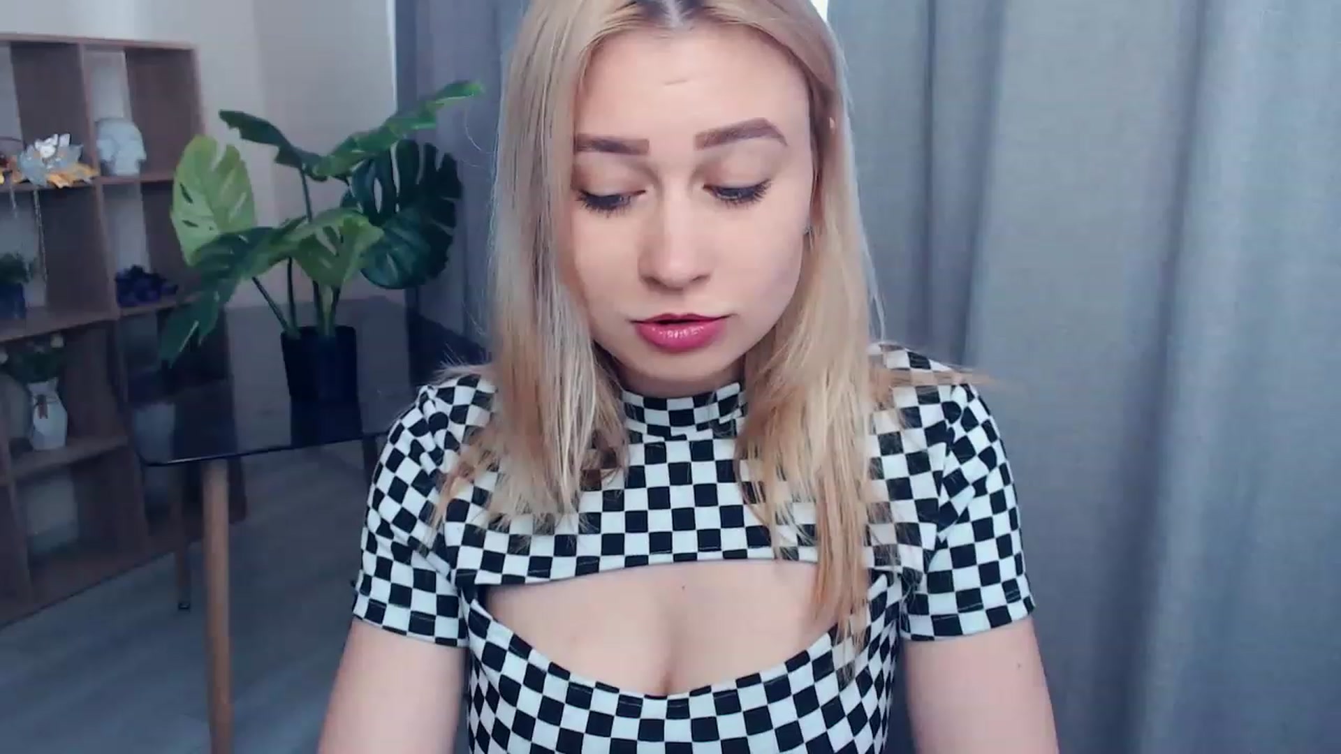 Gallery image thumbnail from Kukla_kolduna's myfreecams stream on, 05/28/2023, 13:23 image 16 of 20