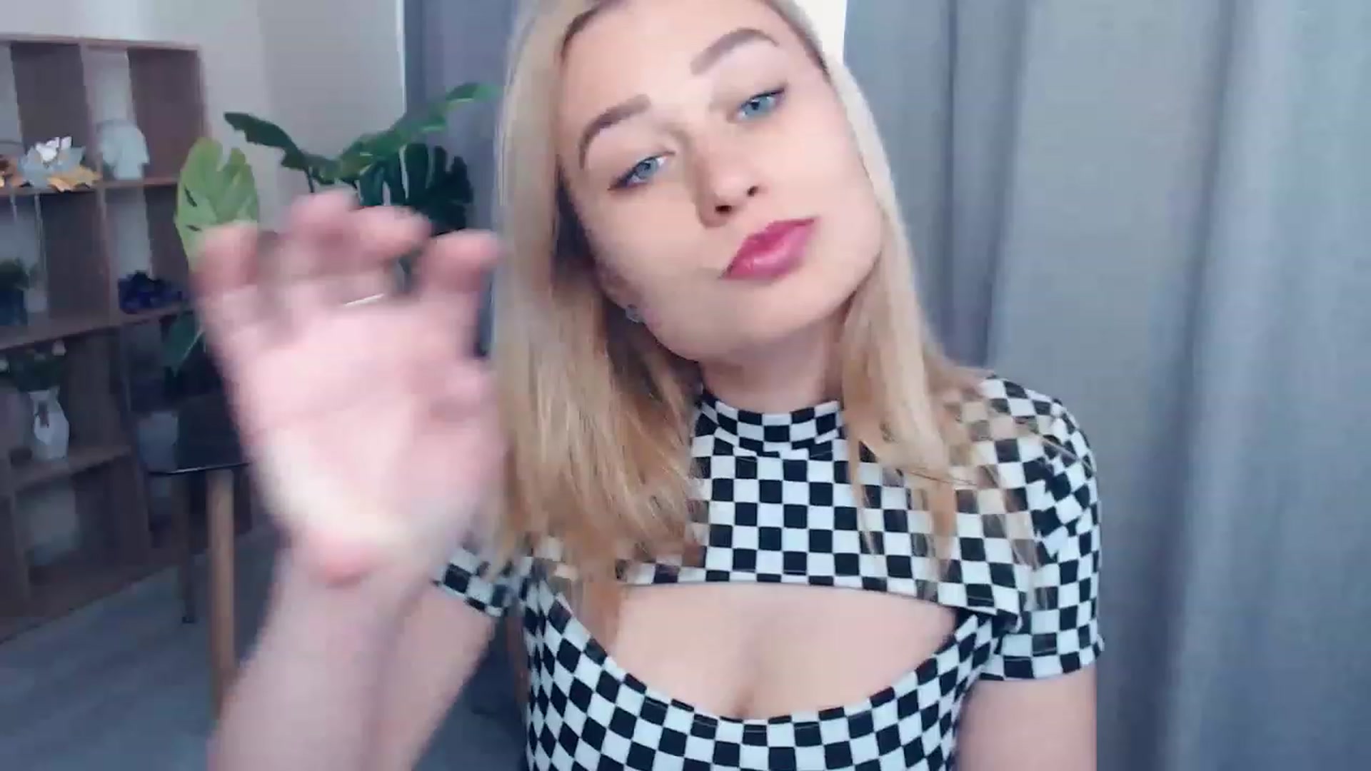 Gallery image thumbnail from Kukla_kolduna's myfreecams stream on, 05/28/2023, 13:23 image 18 of 20