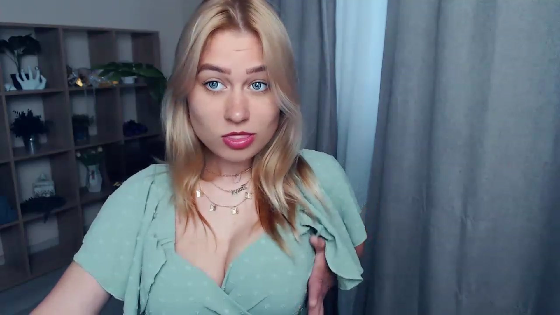Gallery image thumbnail from Kukla_kolduna's myfreecams stream on, 06/10/2023, 15:34 image 13 of 20