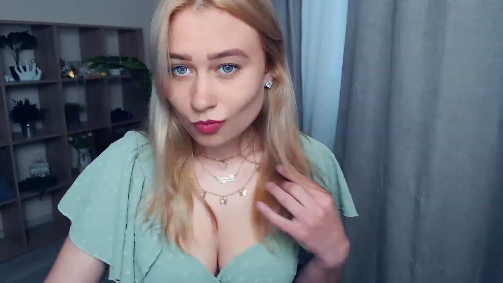 Gallery image thumbnail from Kukla_kolduna's myfreecams stream on, 06/10/2023, 15:34 image 8 of 20