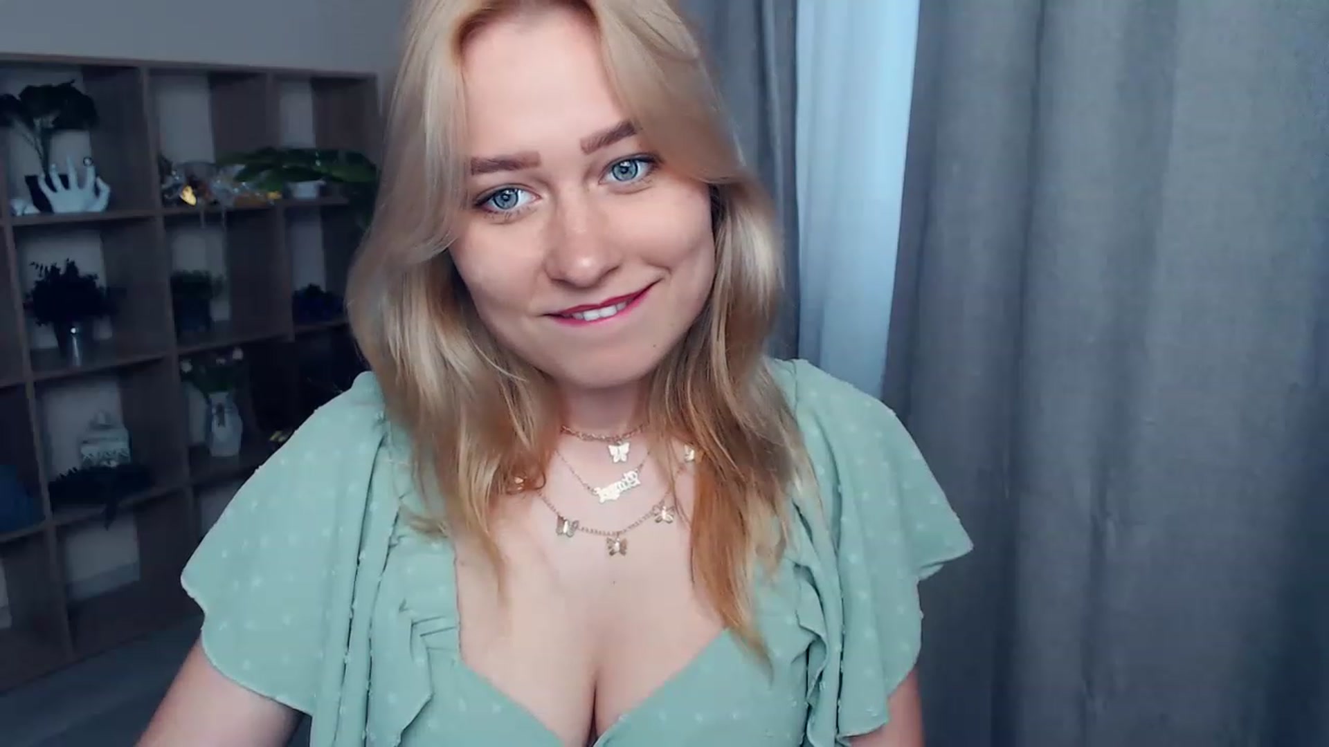 Gallery image thumbnail from Kukla_kolduna's myfreecams stream on, 06/10/2023, 15:34 image 18 of 20
