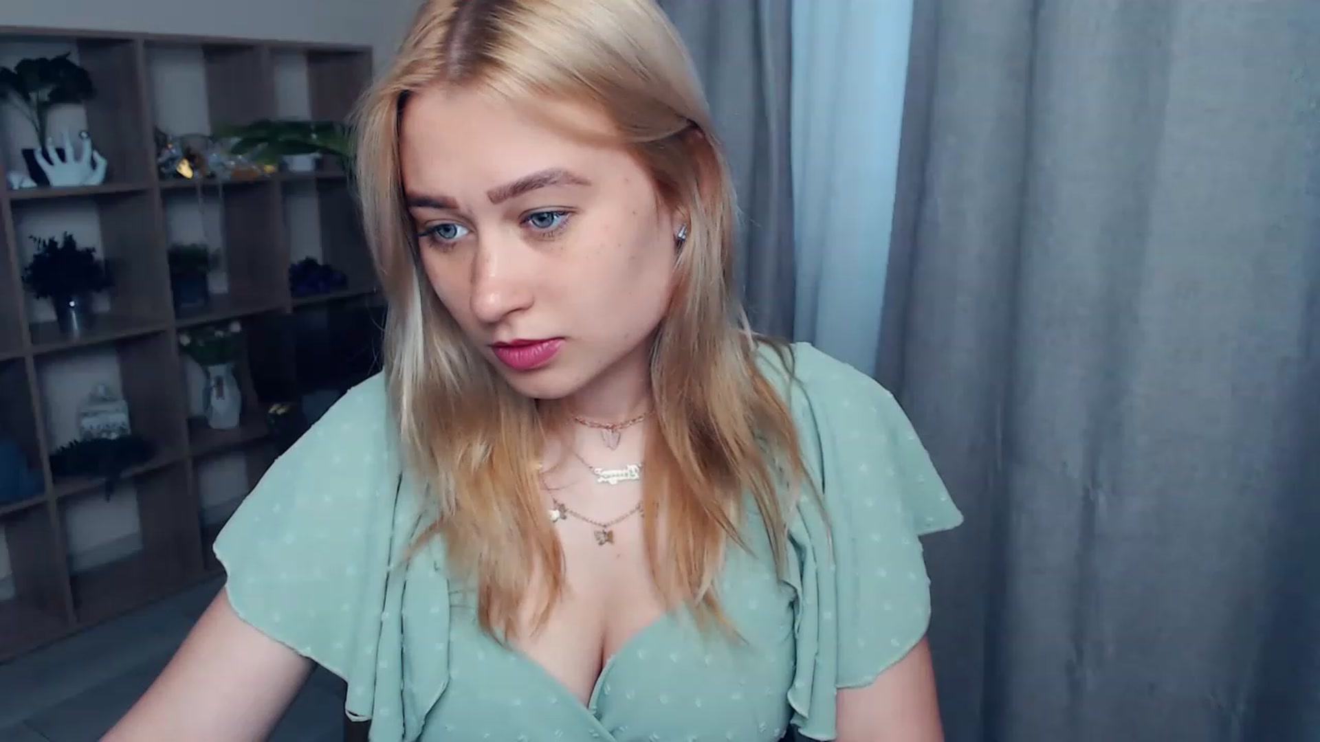 Gallery image thumbnail from Kukla_kolduna's myfreecams stream on, 06/10/2023, 15:34 image 4 of 20
